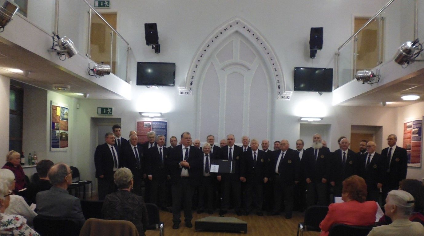 Rhondda Fach community groups welcome £20,000 from Welsh Water