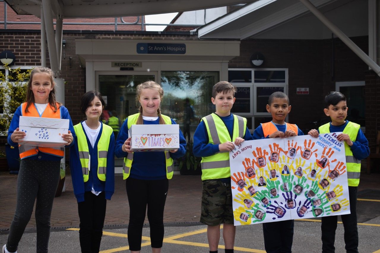 Pupils send postcards to hospice patients and staff with the help of Manchester City