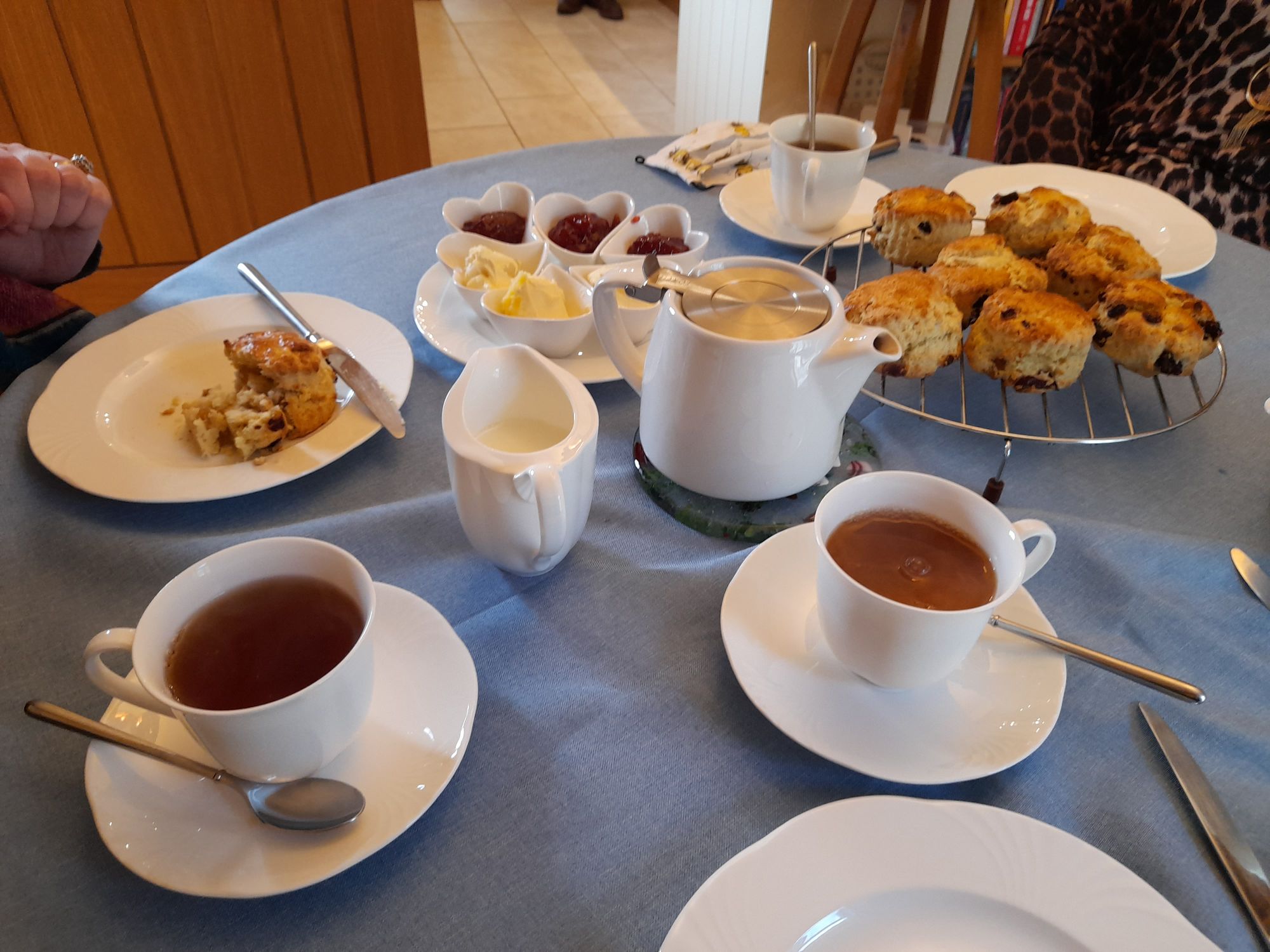 Cleeve couple offer crafts and cream teas for charity