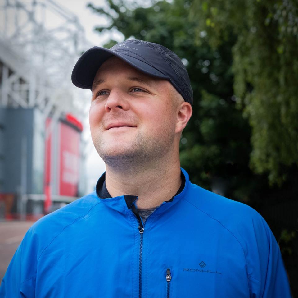 Ex-soldier runs to all 92 football grounds in England for charity