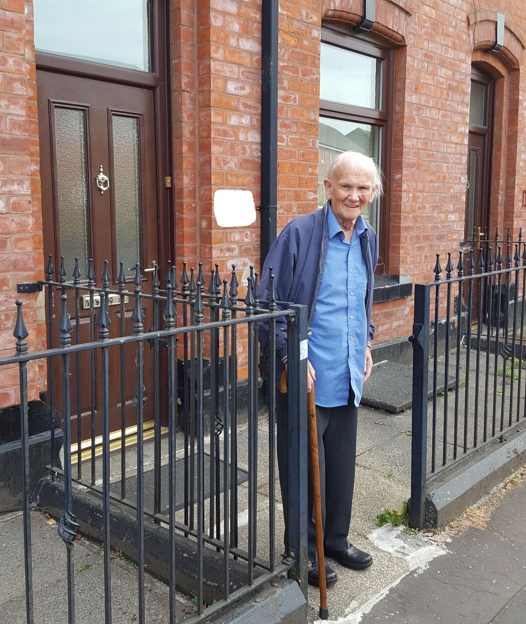Pensioner revisits childhood home in Rochdale in Fathers Day treat
