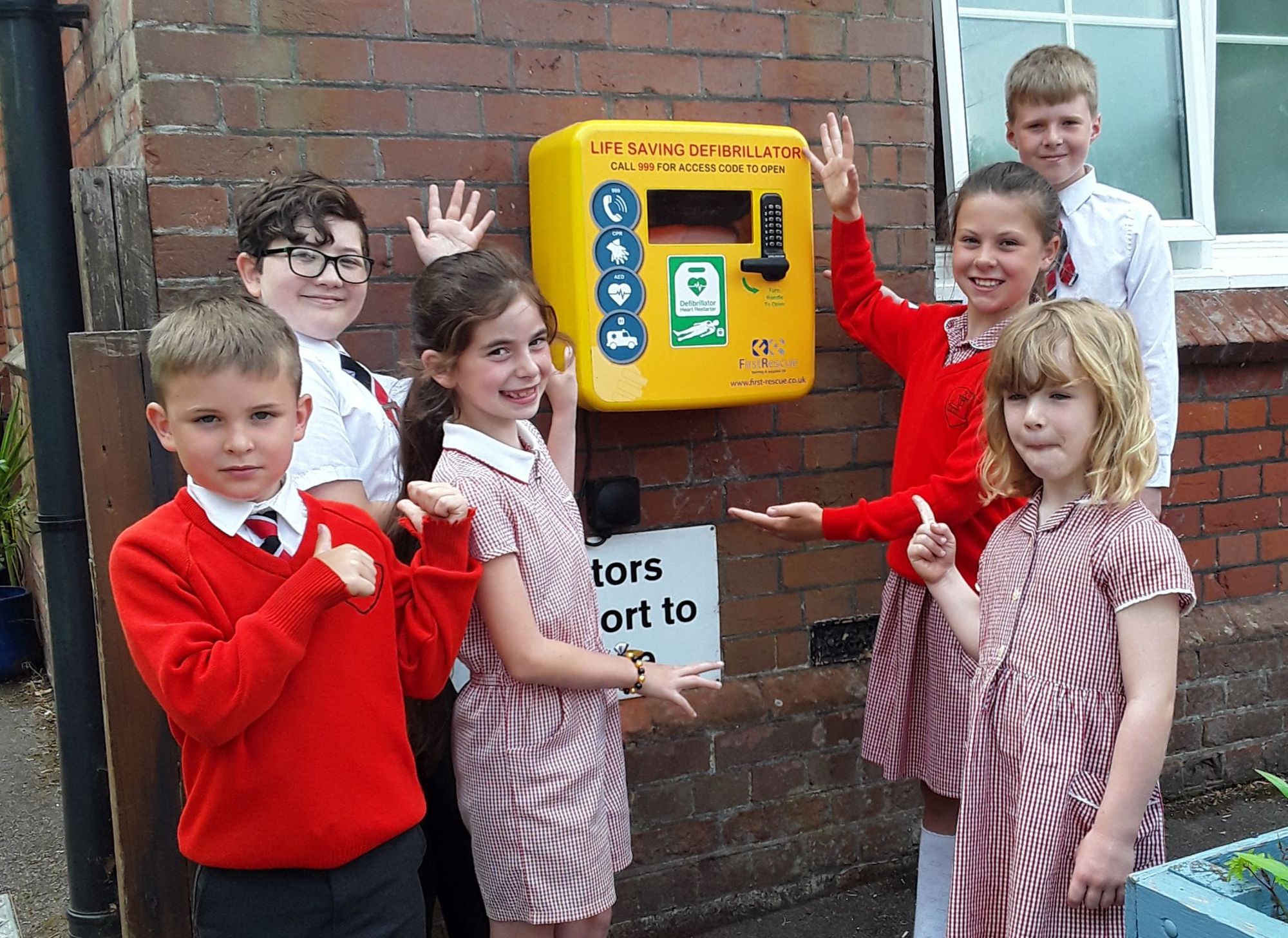 New defibrillator for Sundridge and Brasted Primary School InYourArea