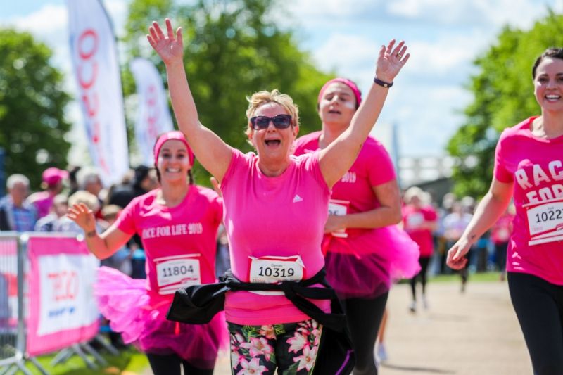 Determined supporters set to race for Cancer Research in Huddersfield this Autumn