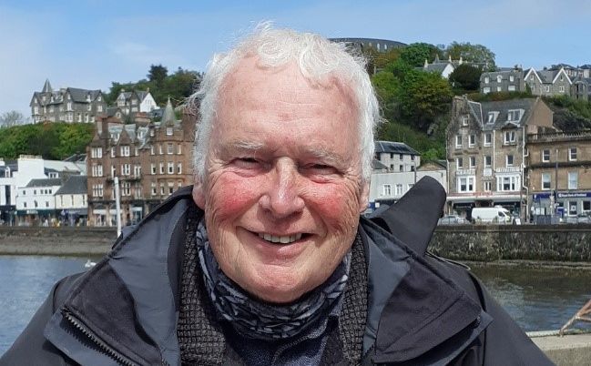 'Legendary' Runcorn headteacher scoops lifetime achievement award