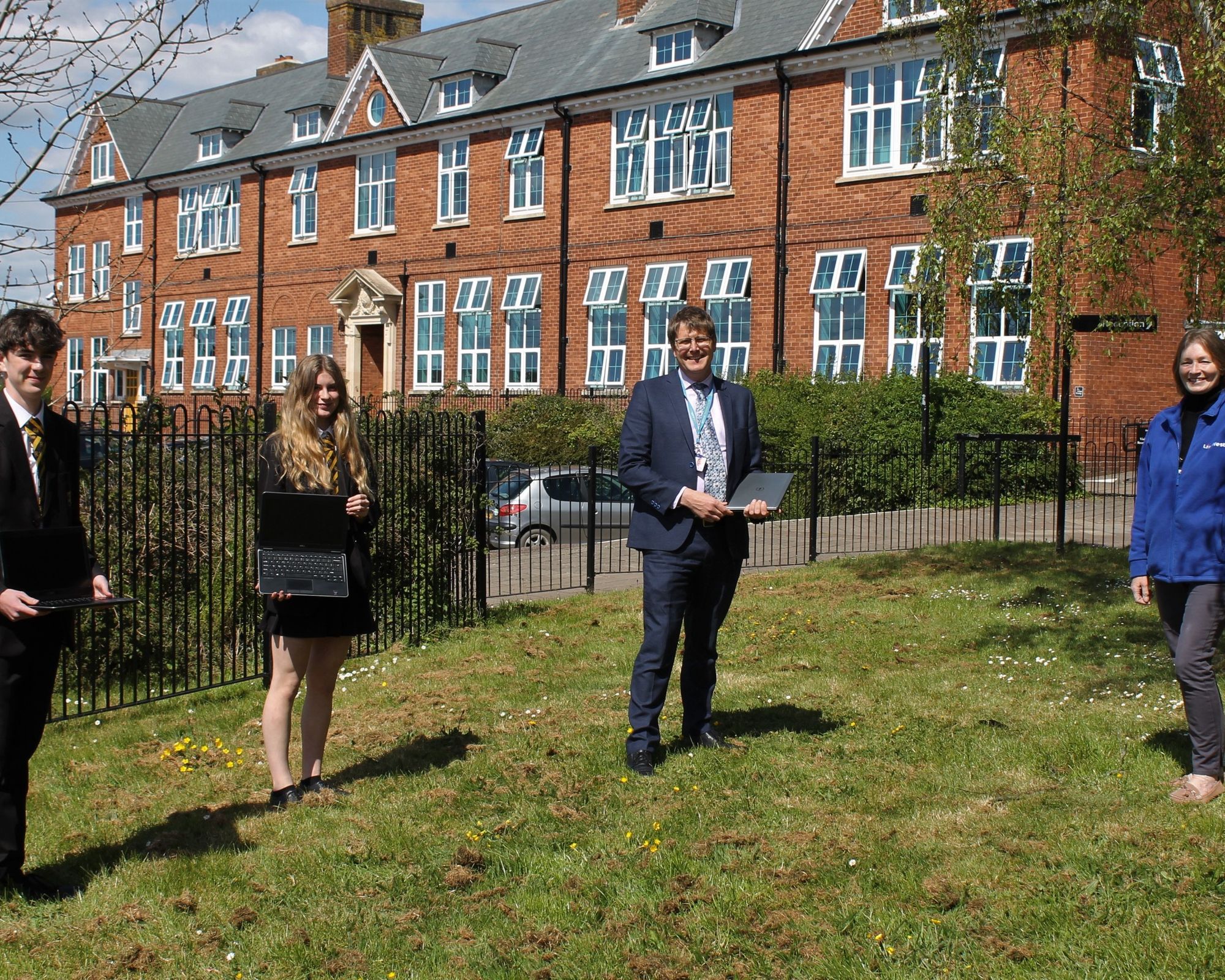 Housing association’s gift to support digital access for Crediton community