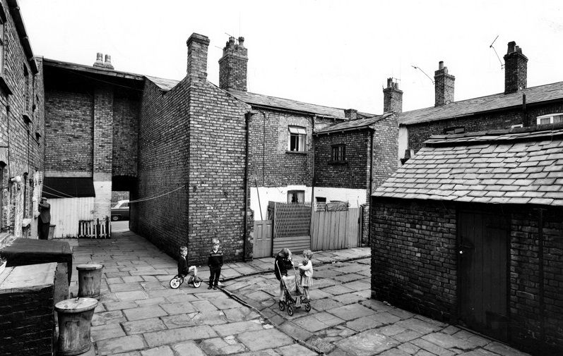 Nostalgia: Street life over the Macclesfield cobbles