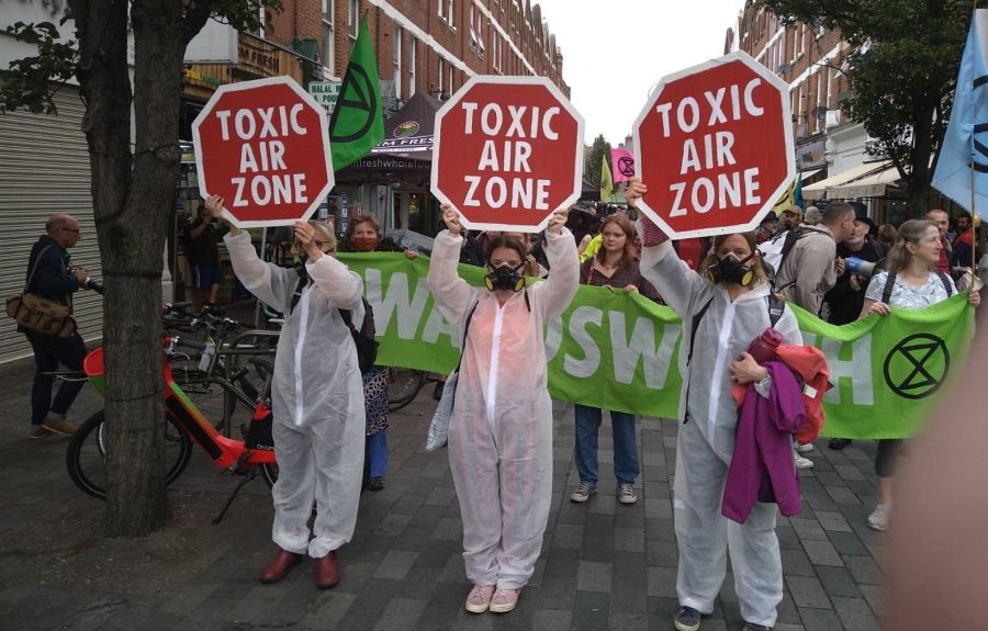 Wandsworth residents 'march for life' to address problem of toxic air
