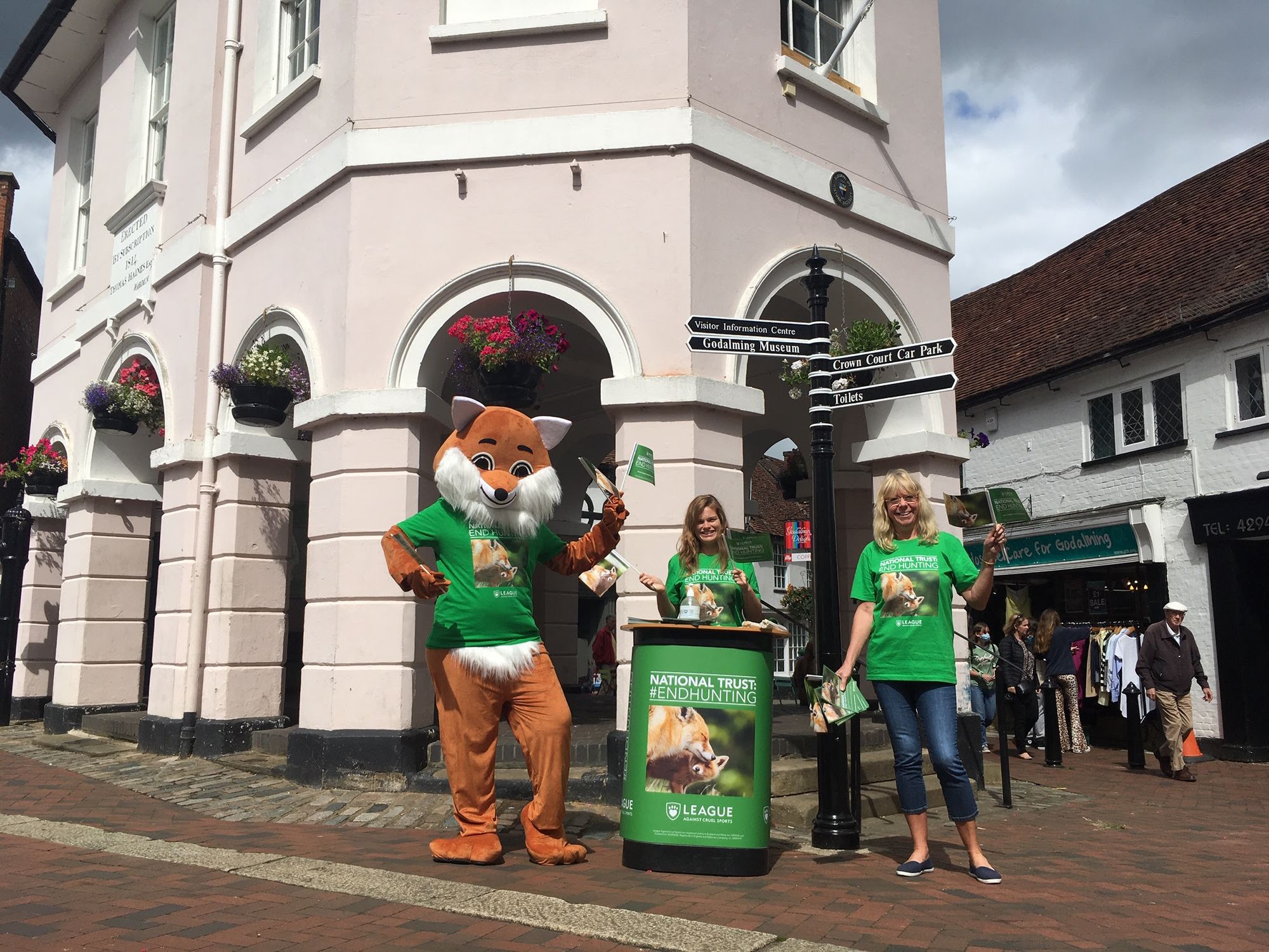 Campaigners call for end to fox hunting in Godalming