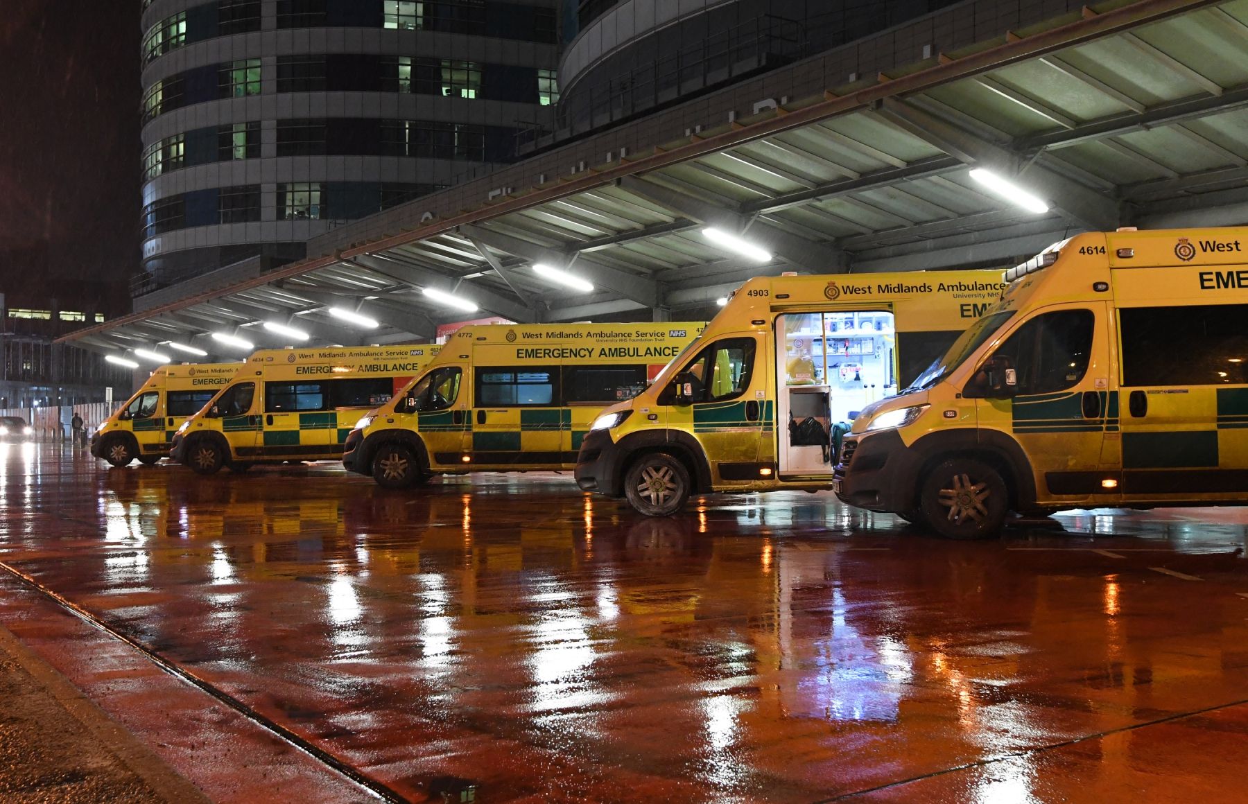 Record high of 5.45 million people now waiting for routine NHS treatment