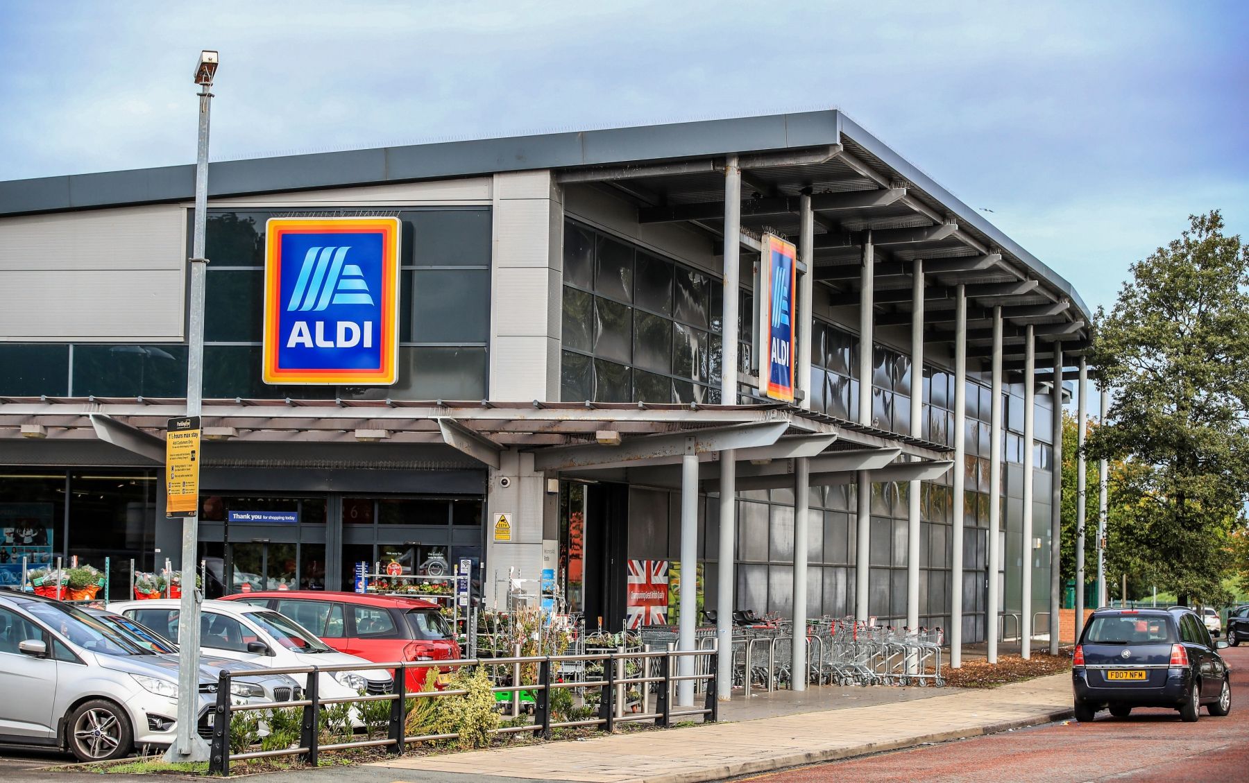 Aldi to create more than 2,000 new jobs in the UK