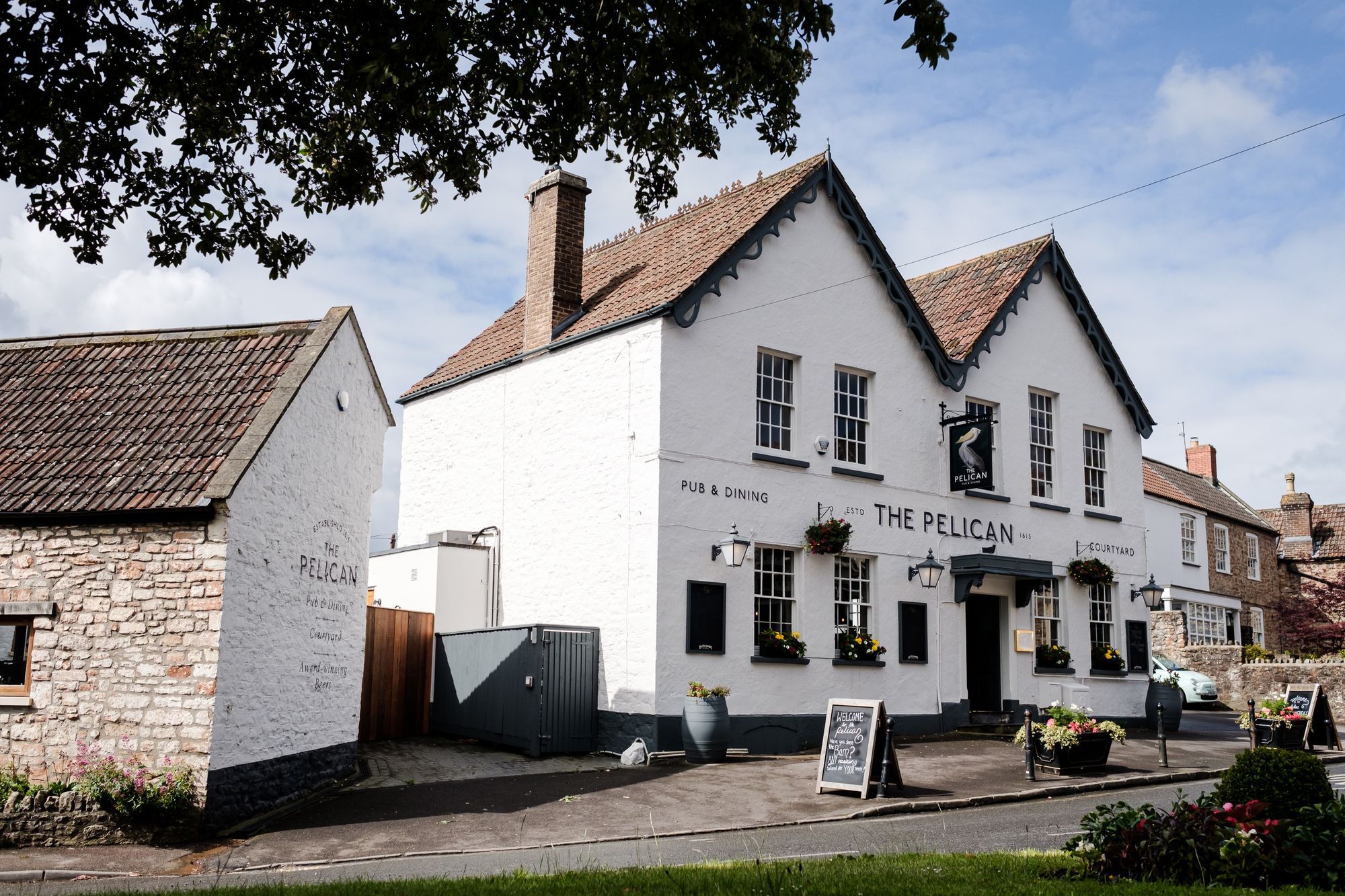 Outdoor cinema and woodfired pizza at Somerset pub
