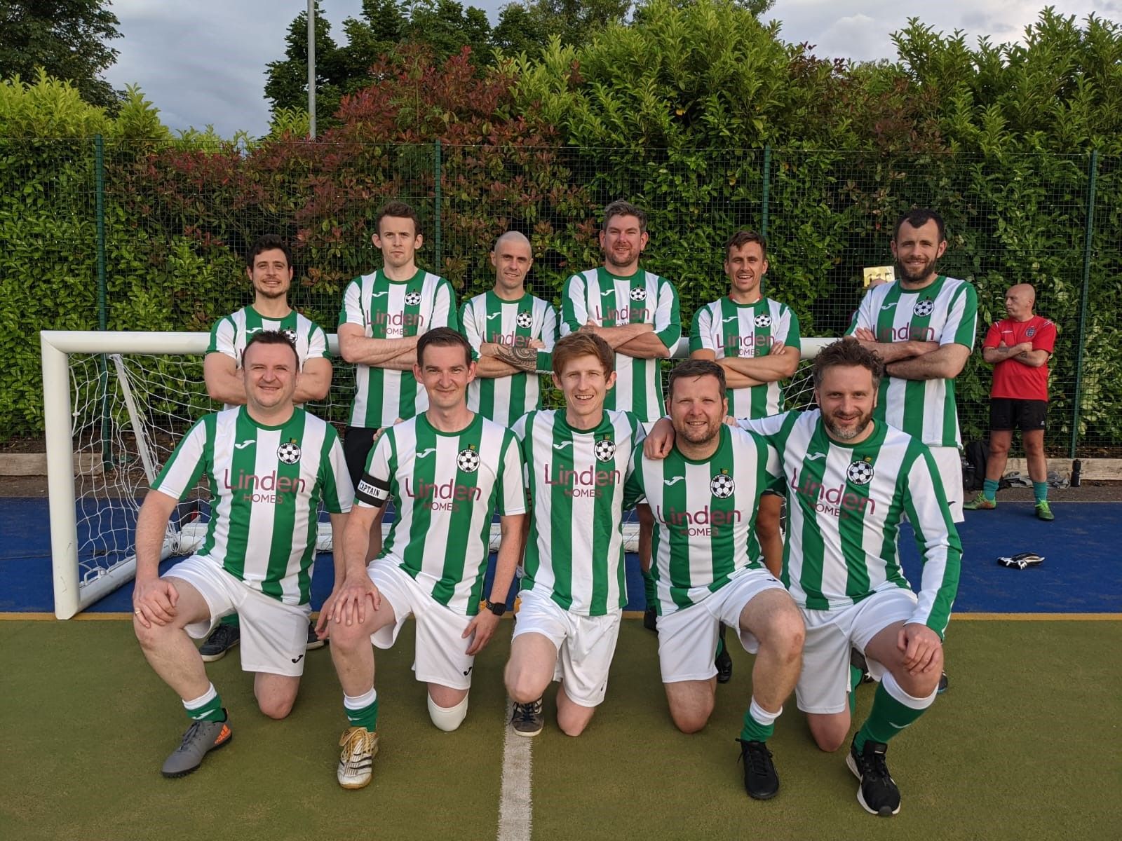 New neighbours form a community football team in Thornbury