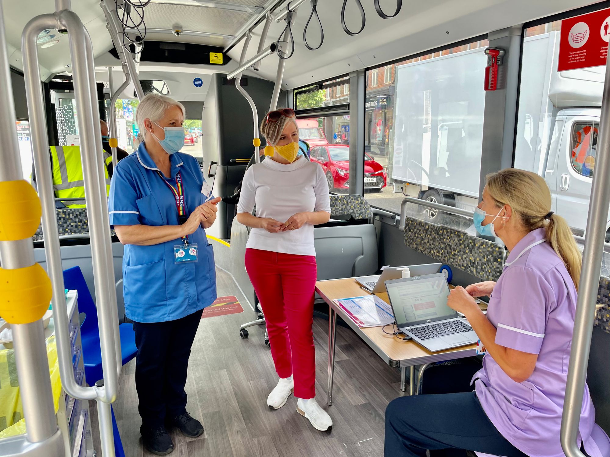St Albans MP, Daisy Cooper joins NHS staff on walk-in vaccination bus