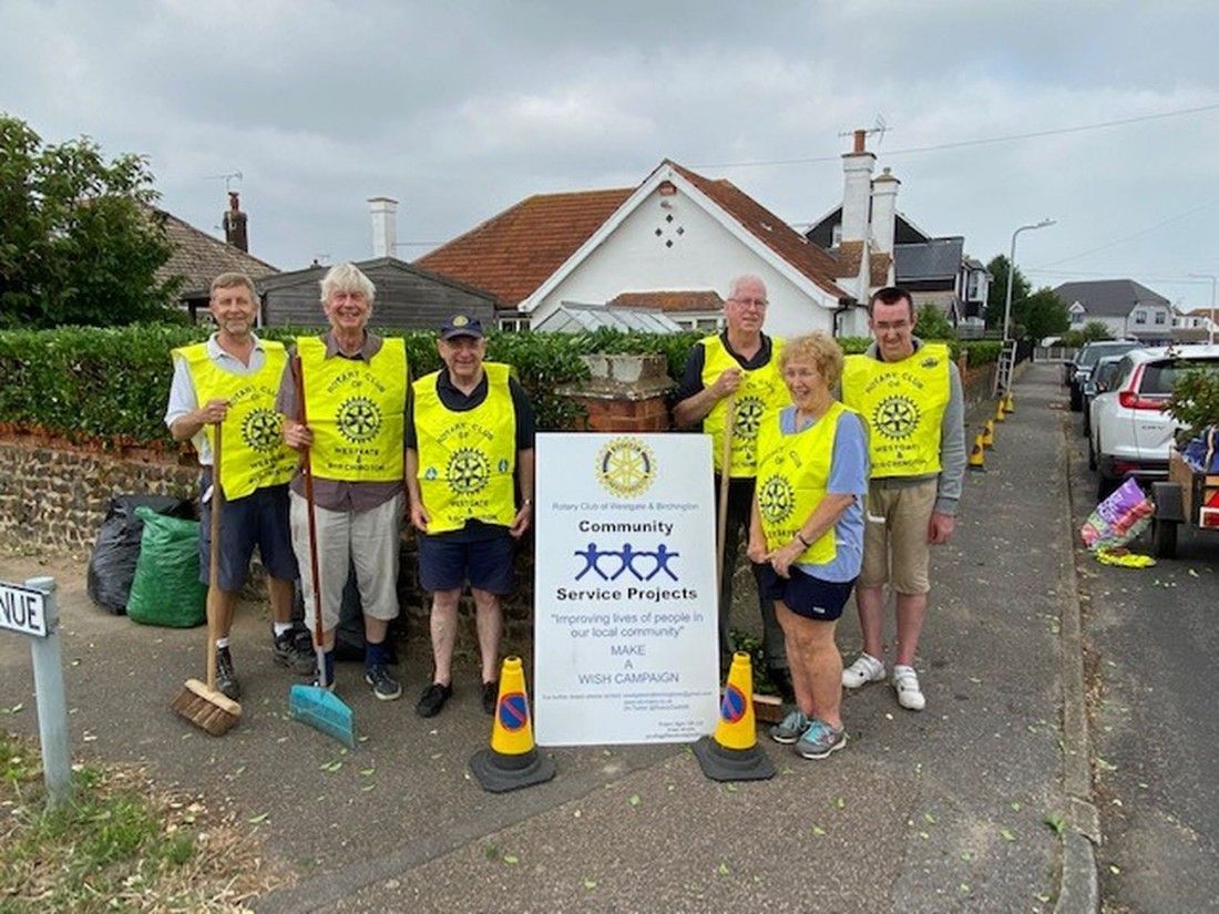 Thanet Rotarians' recycling raises funds for mobile cancer care