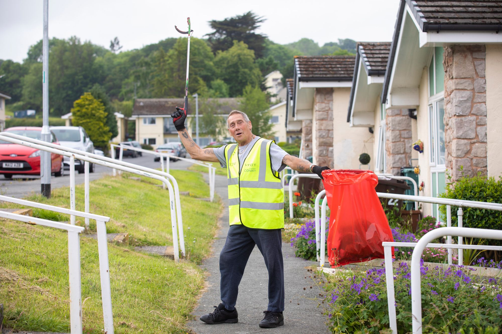 Modest Colin hailed as a hero on his Old Colwyn estate