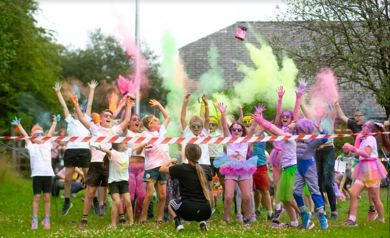 Rossendale Hospice raises money through ‘Mini Colour Dash’