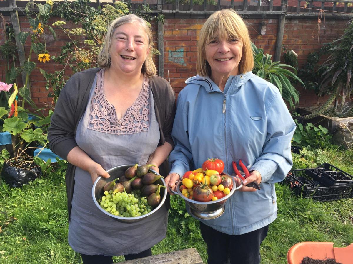 Croydon care home celebrates National Allotments Week
