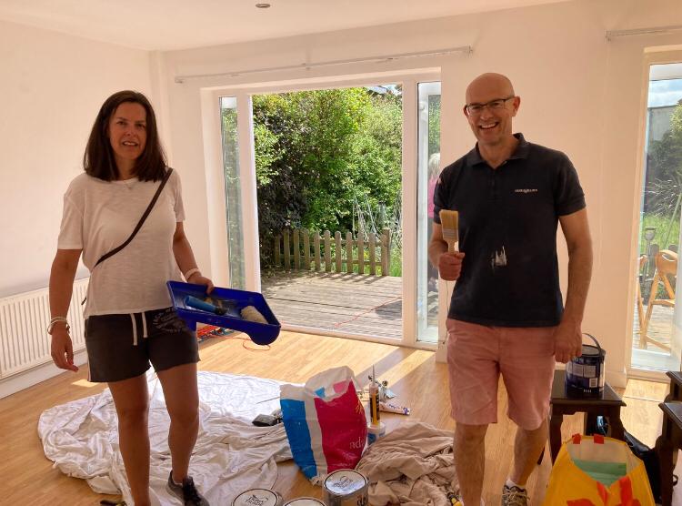 Dozen Guildford residents rally together to help settle refugee family arriving from Middle East