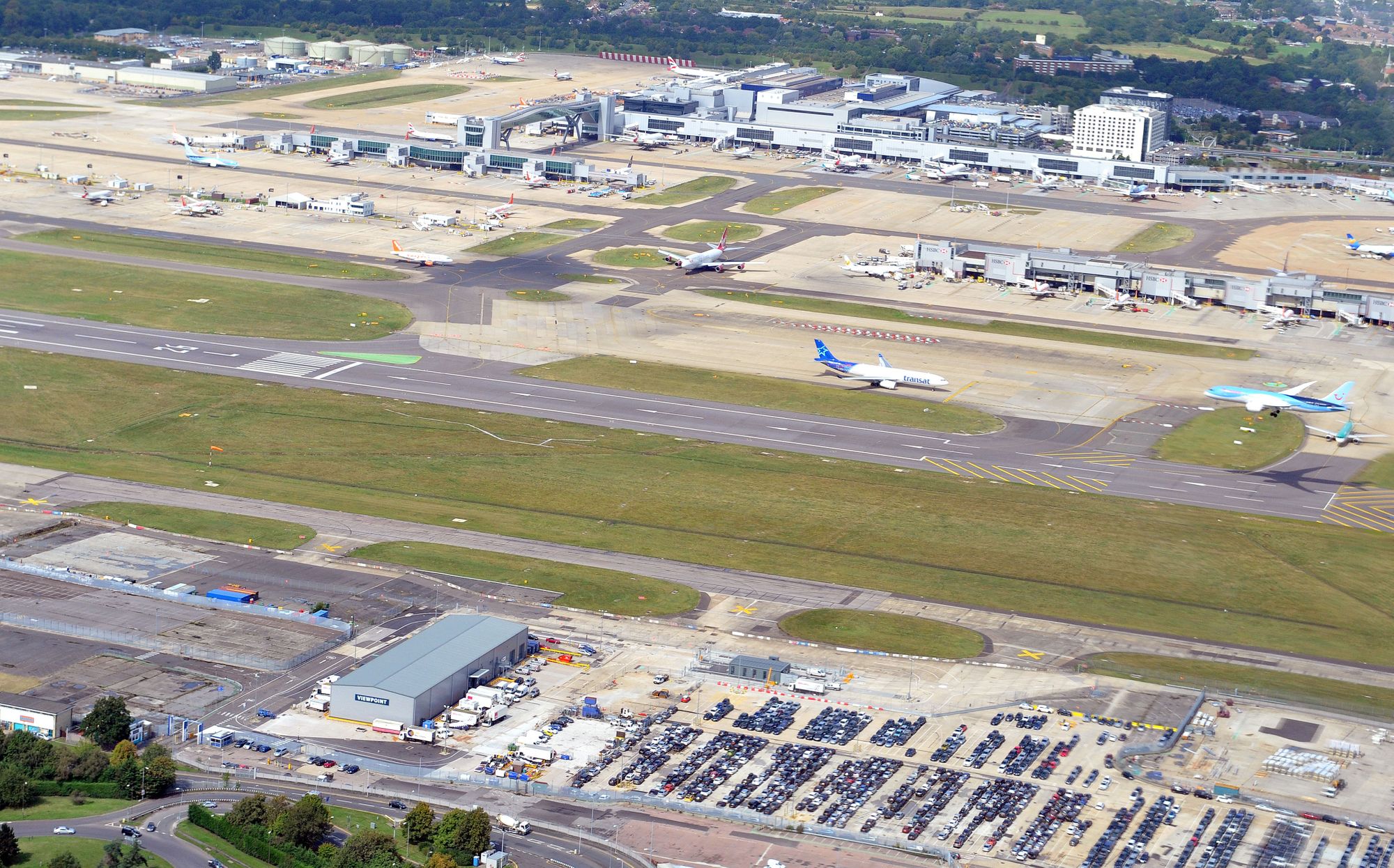 Gatwick in talks with lenders as pandemic pushes it to massive loss
