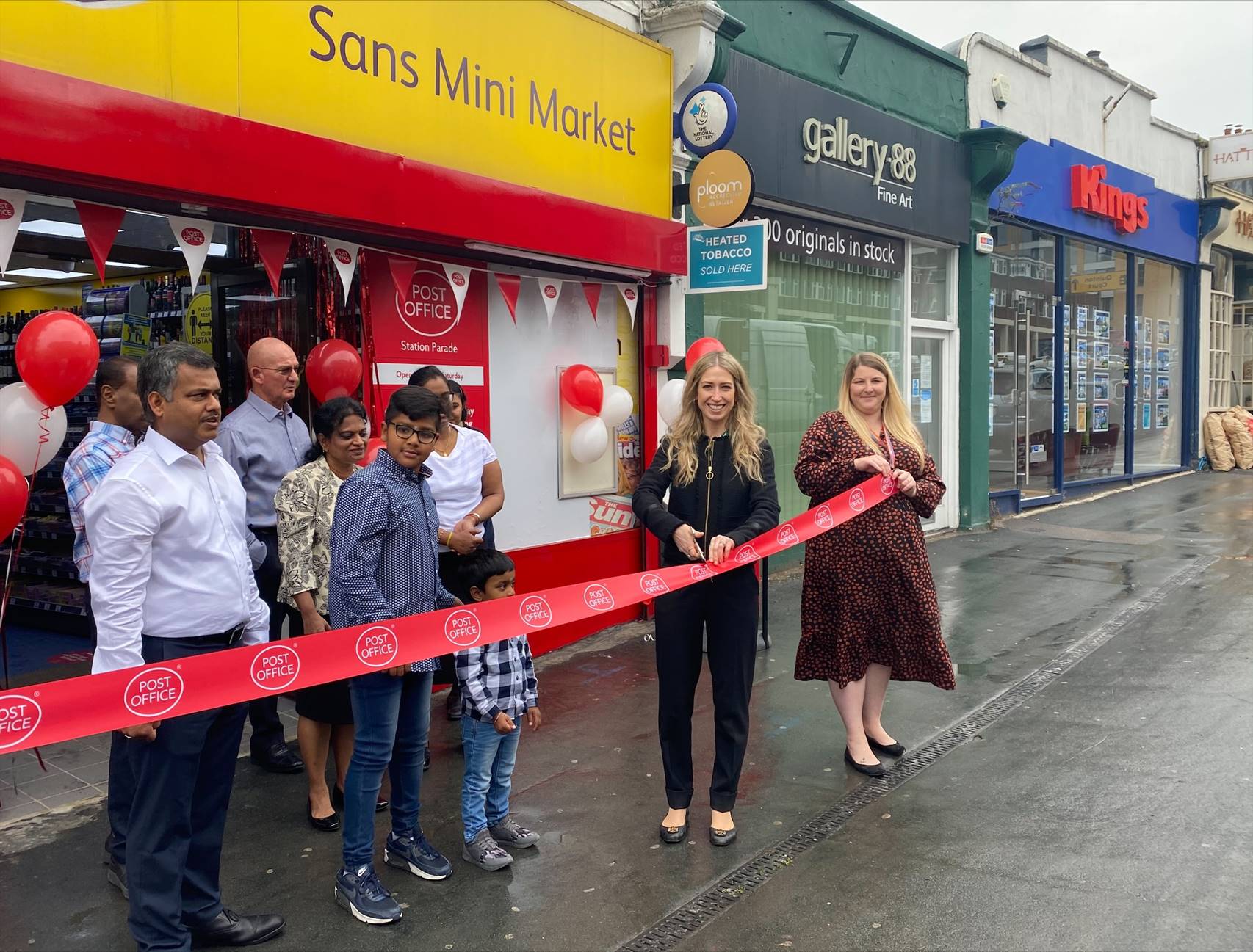 New Station Parade post office for Sevenoaks