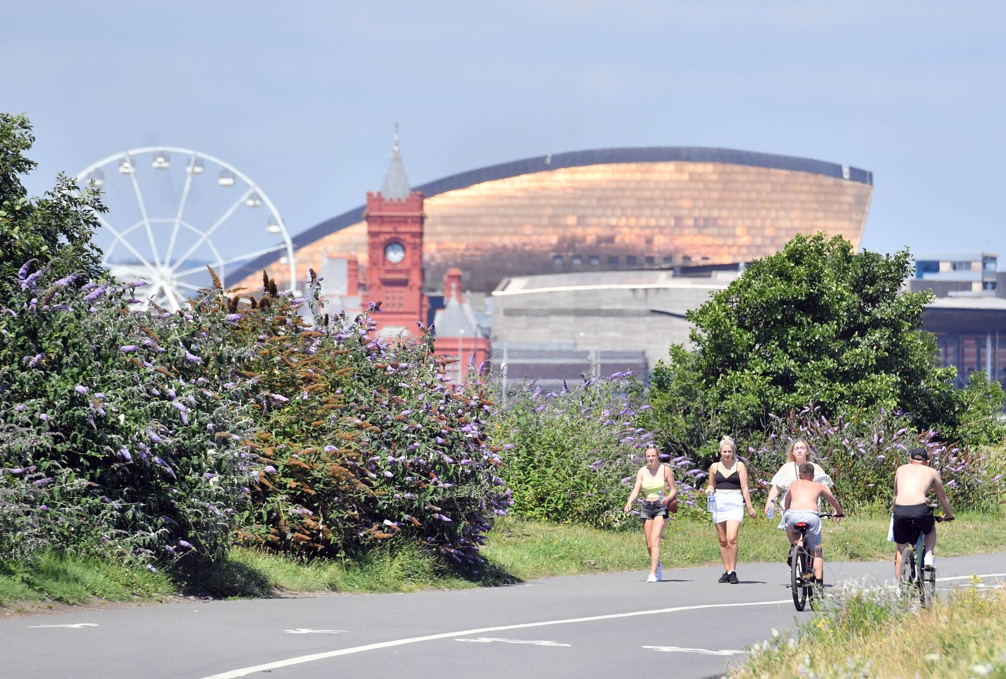 Closures for Cardiff Bay Barrage
