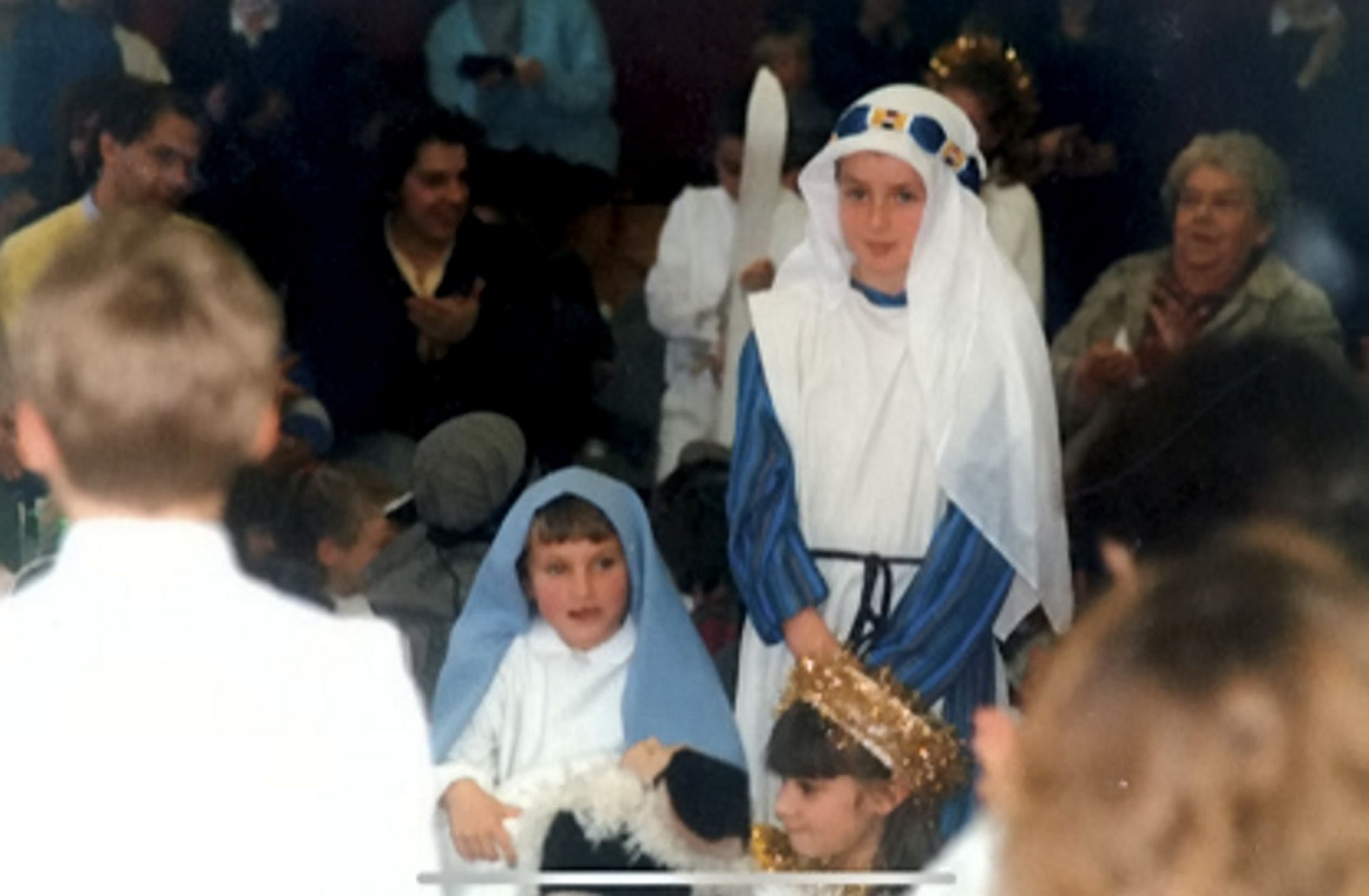 Pair who played Mary and Joseph in primary school nativity wed 30 years later