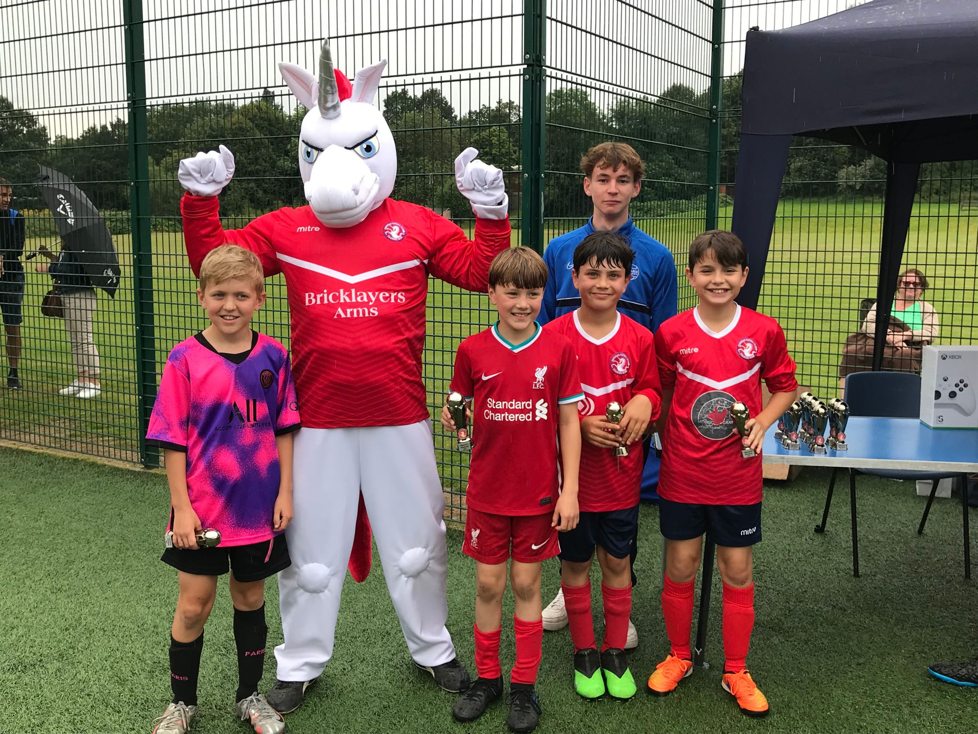 Chipstead juniors raise £1,500 for the Hospice in the Weald with