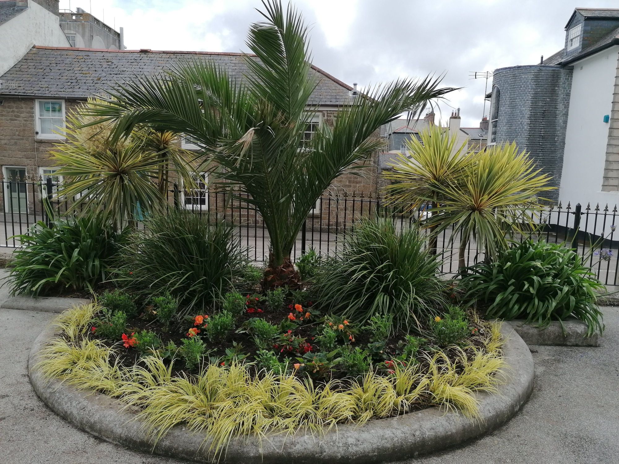 Penzance Community Flora Group receives gold in Britain in Bloom Awards