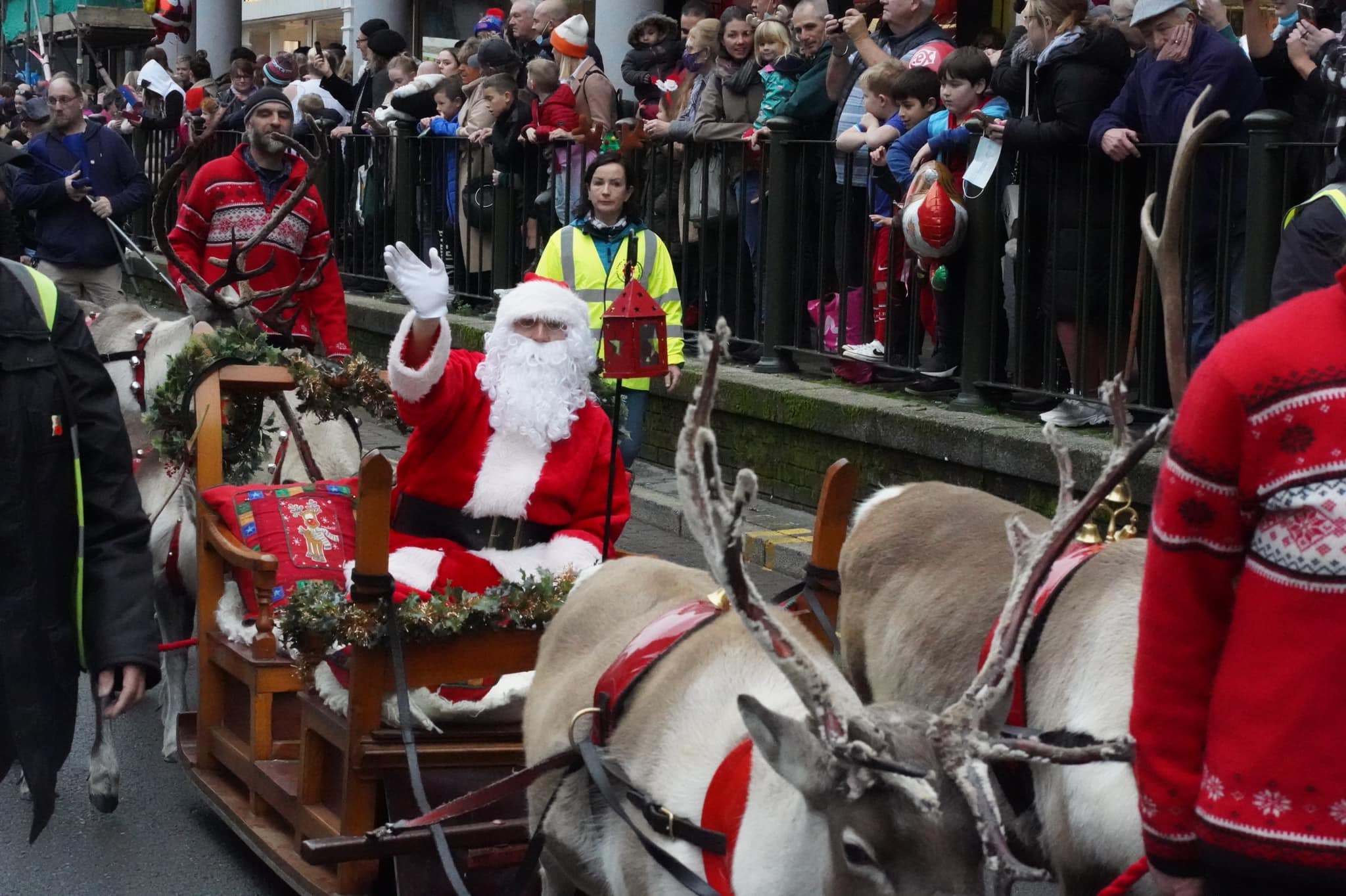 Carmarthen Christmas lights switch-on attracts crowds