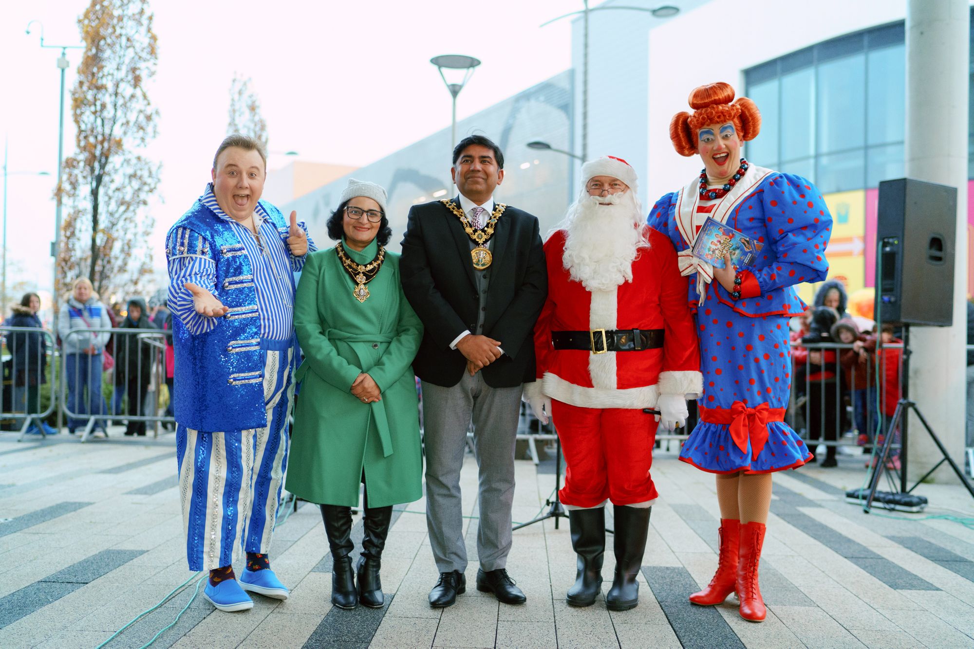 More than 2,500 people attend Rochdale’s Christmas lights switchon