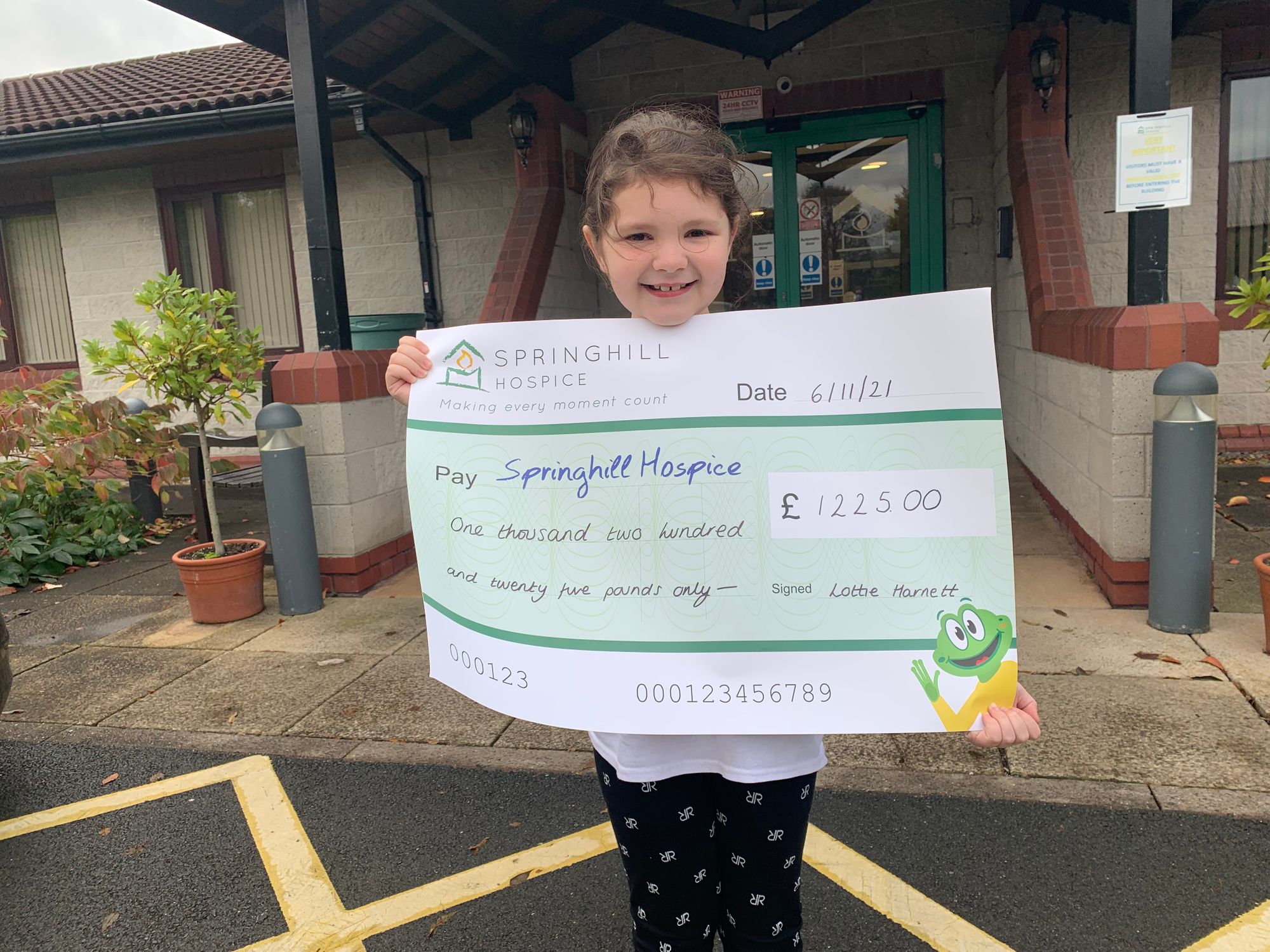 Granddaughter raises money for hospice which cared for ‘best friend’ grandad