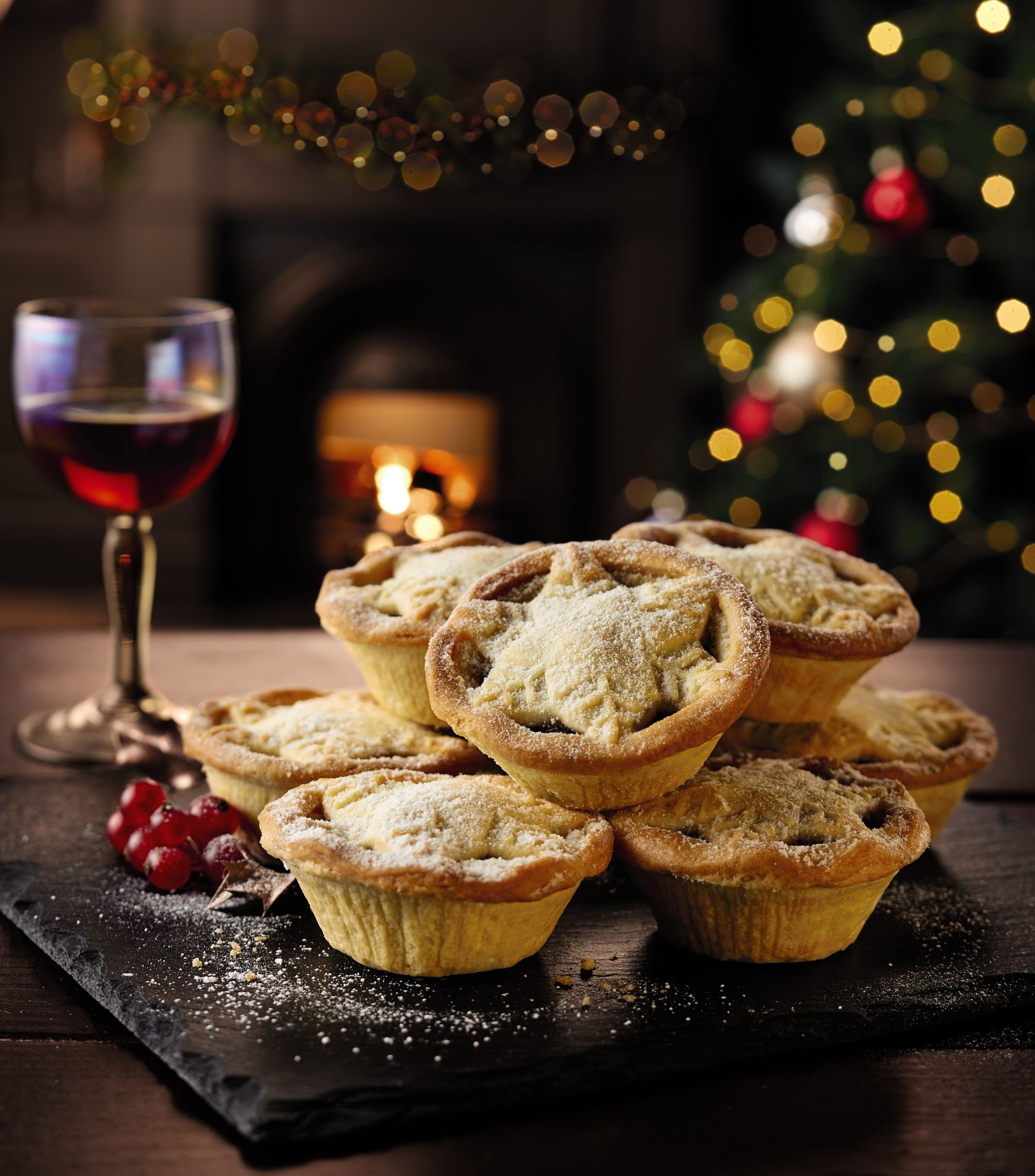 Aldi extends opening hours and cuts price of food on run up to Christmas