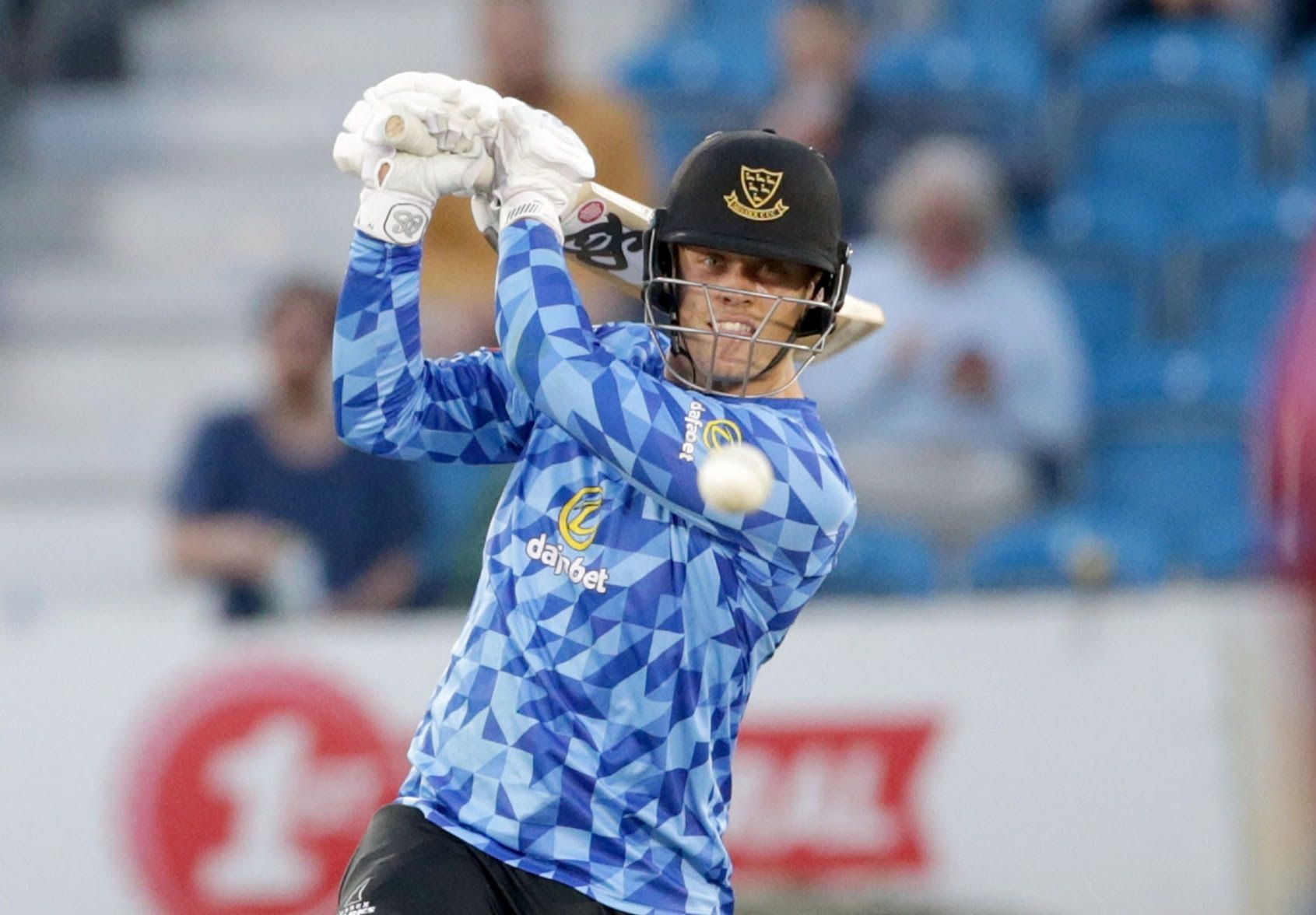 Harrison Ward signs first professional Sussex contract