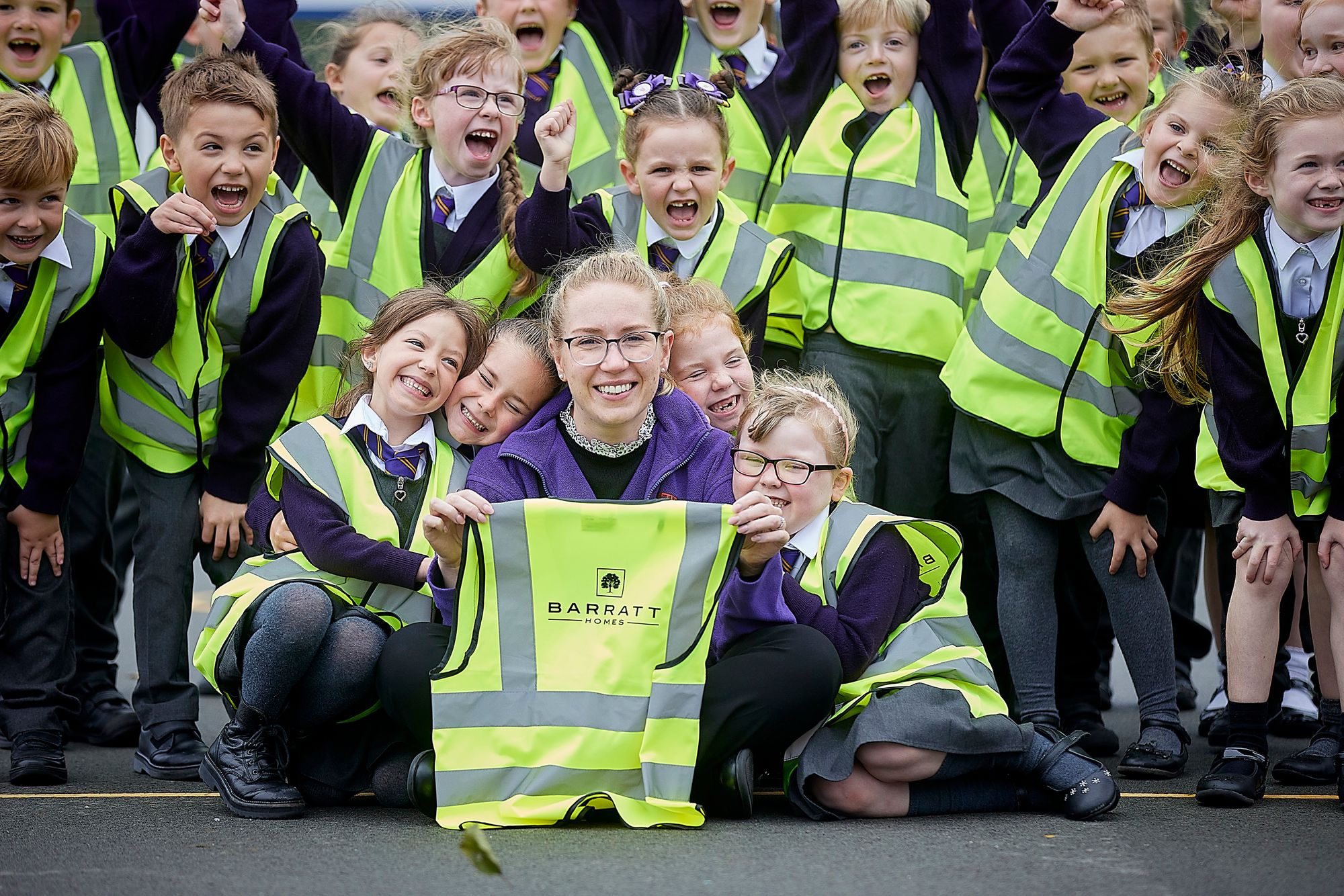 Thornton primary school pupils receive shiny new reflective vests