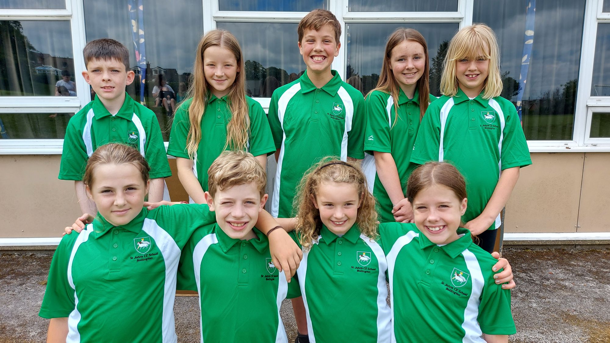 Pupils shine to land £10,000 solar prize for school