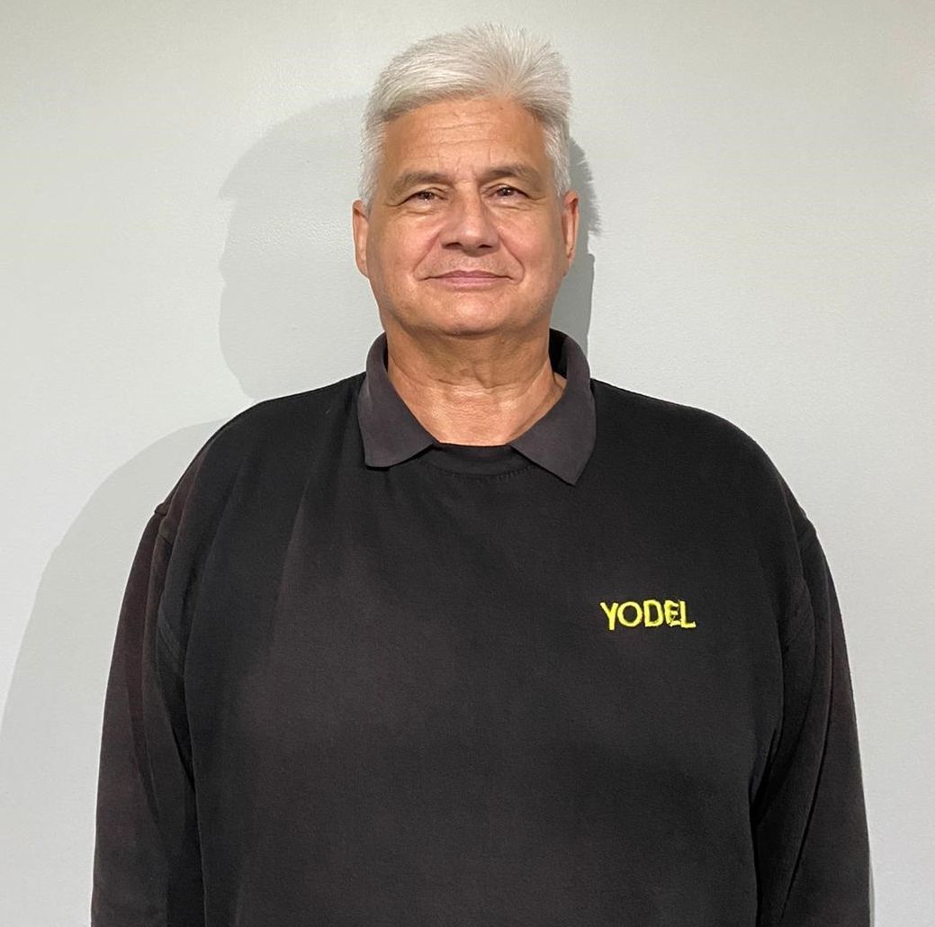 Delivery driver Raymond celebrates 40 years of service with independent parcel carrier