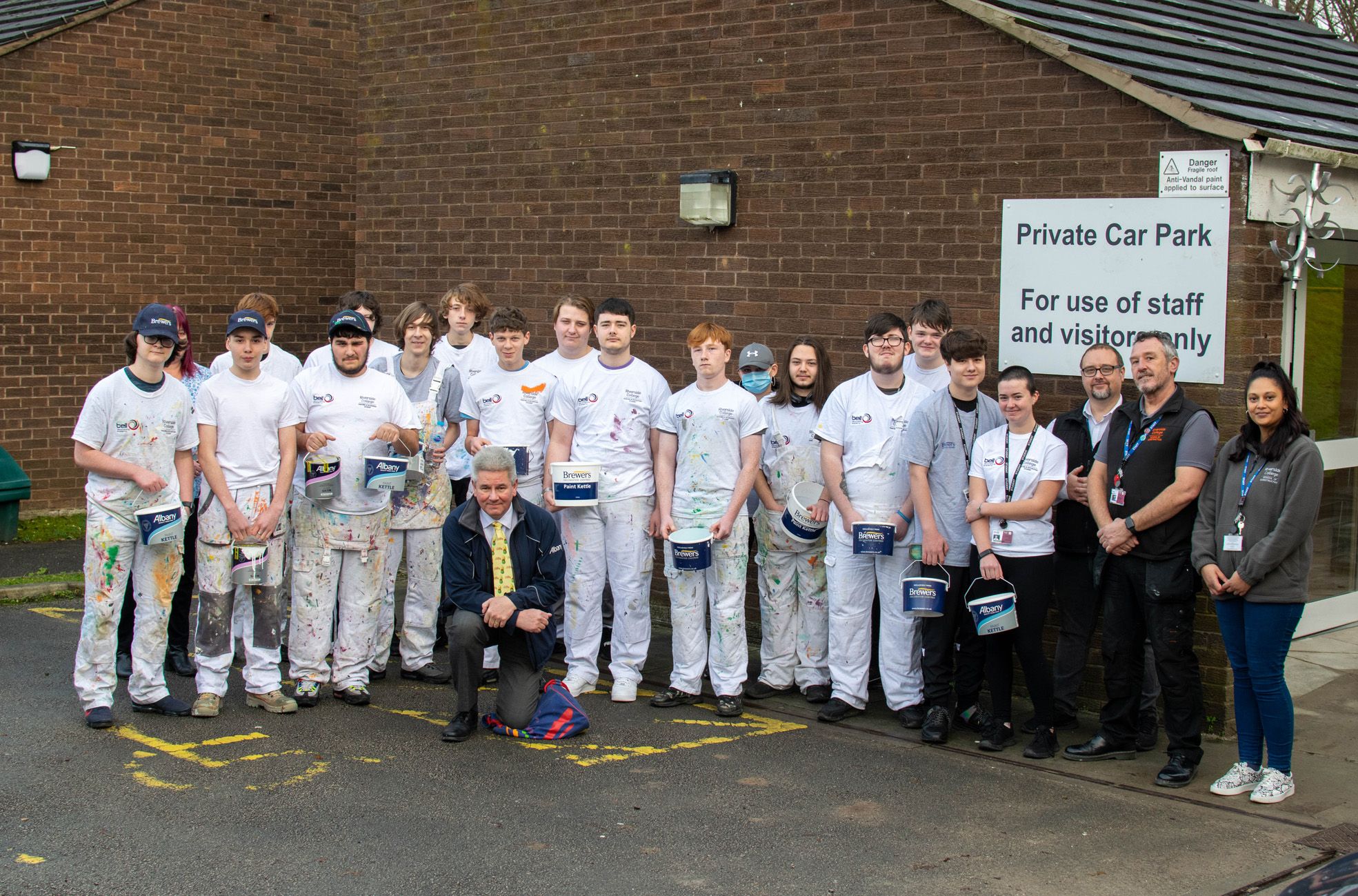 Riverside College students help redecorate Halton Women’s Centre