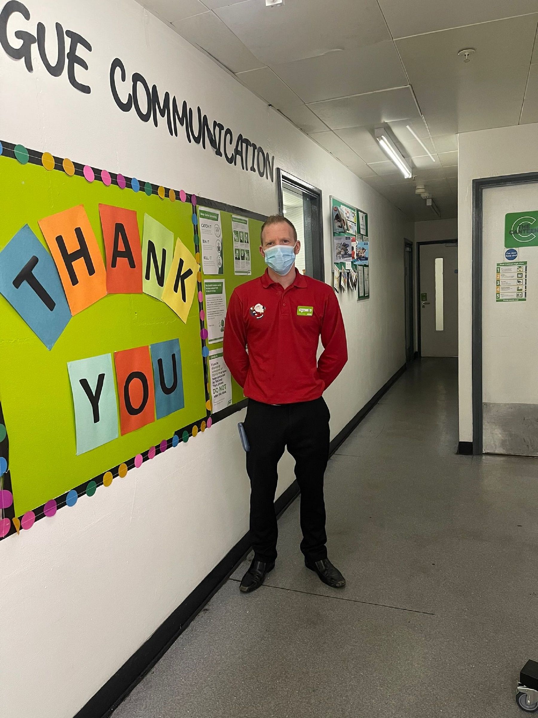 Supermarket worker praised after helping stranded family