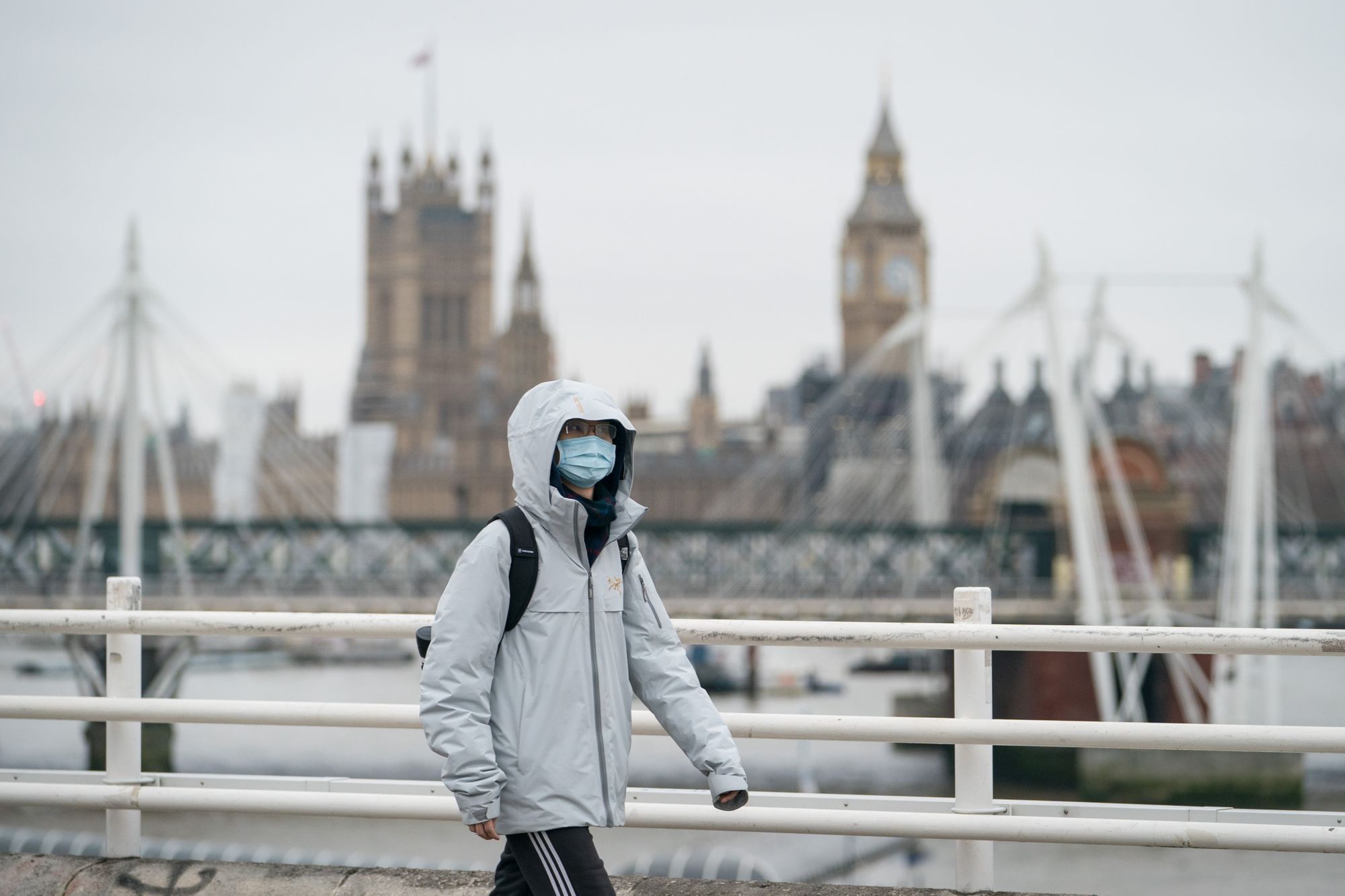 Record number of people in UK with long Covid, survey suggests