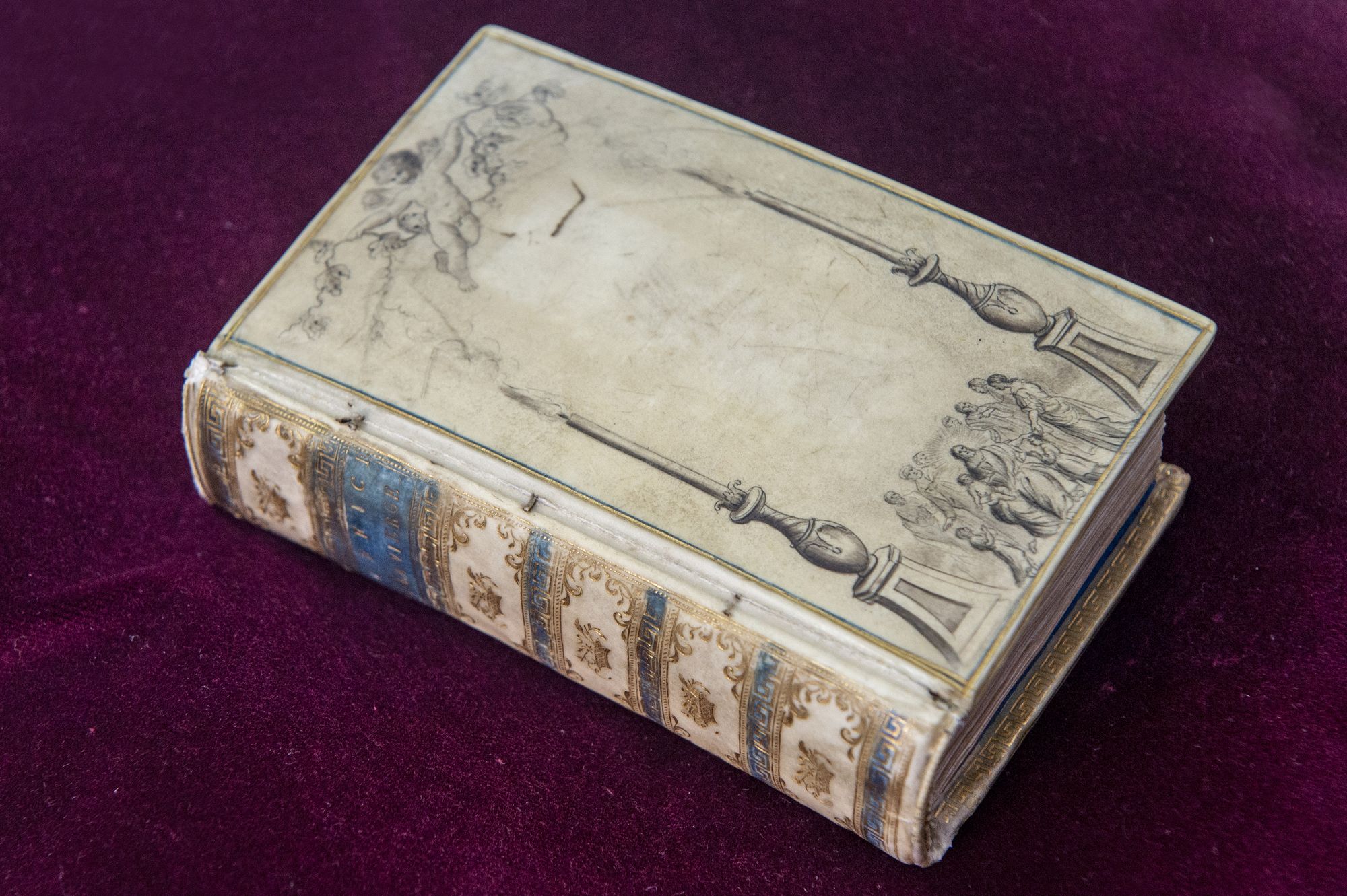 Prayer book with poem handwritten by Mary, Queen of Scots to go on show