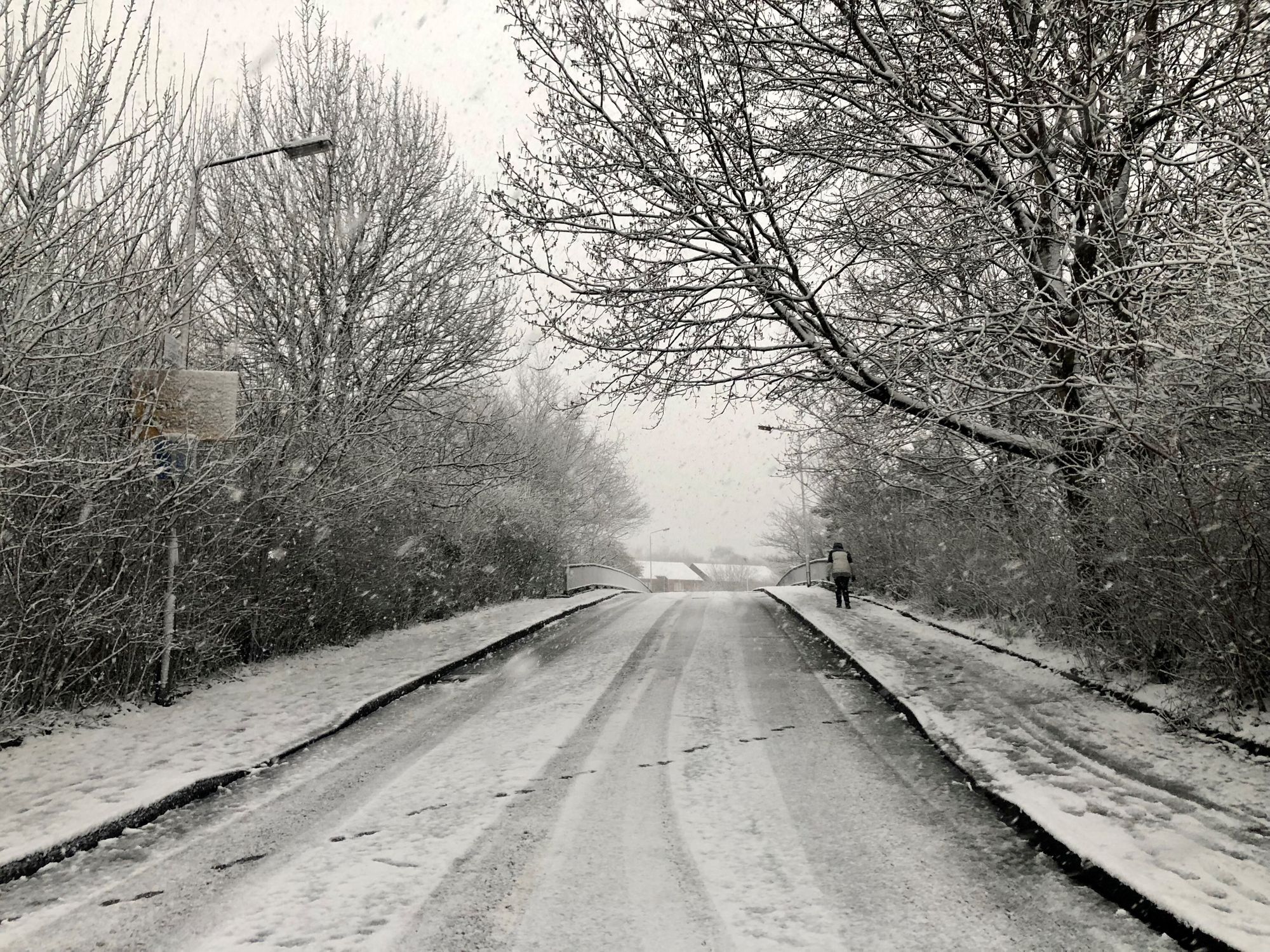 Snow brings travel disruption amid warnings of lightning strikes