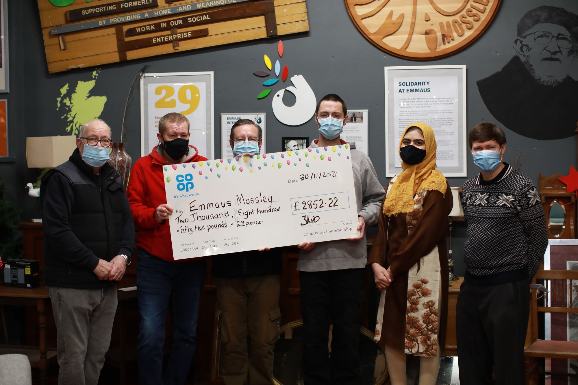 Co-op shoppers help raise £2,852 for Emmaus Mossley