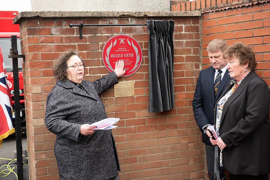 Plaque unveiled to commemorate Gainsborough firefighter who died in the line of duty