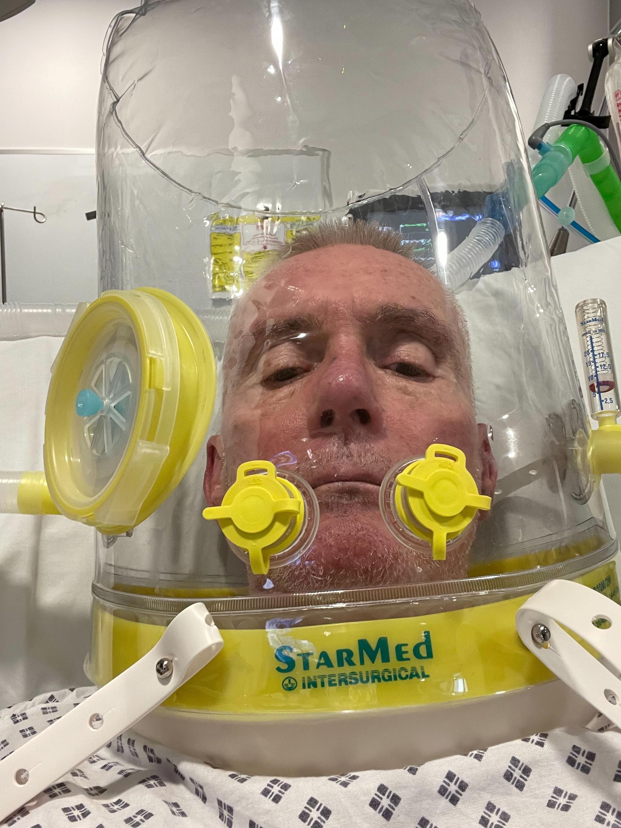 Man who almost died from COVID-19 receives vaccination at home thanks to new service