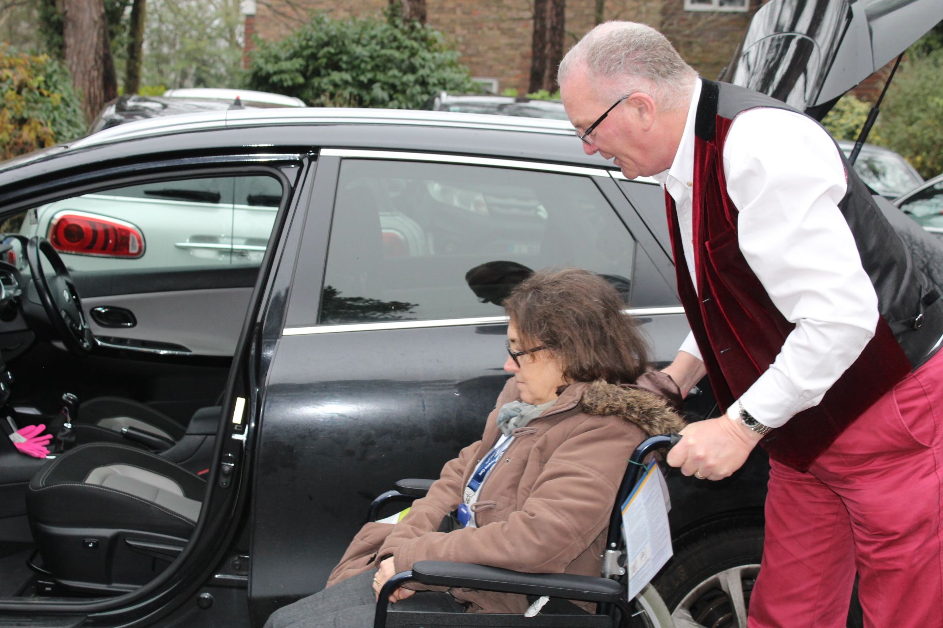Farnham hospice needs more volunteer drivers