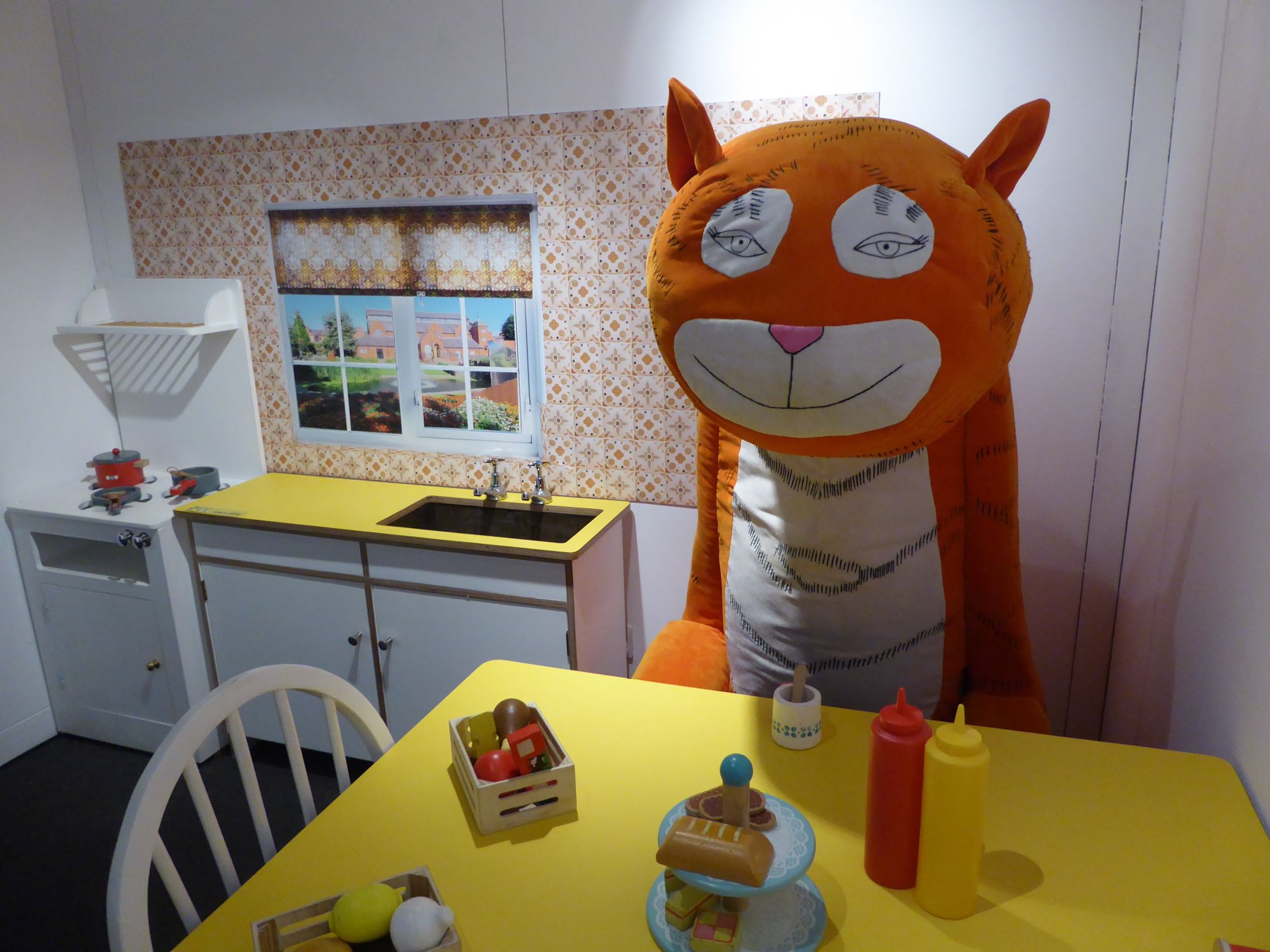 Leicester Tigers mascot Welford heading to Charnwood Museum to meet a famous stripy friend