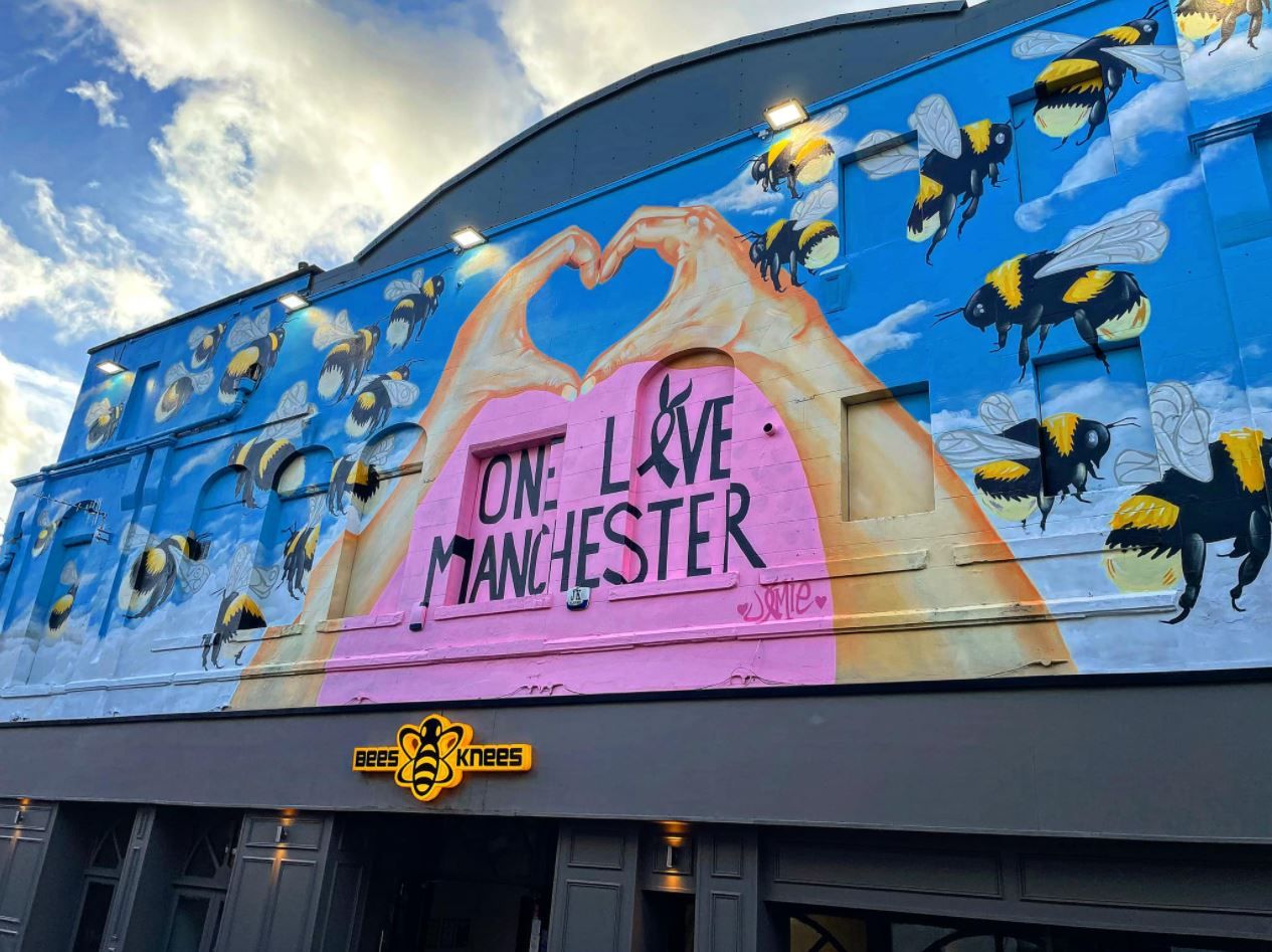 Rochdale artist spray paints giant mural for Manchester arena bombing victims