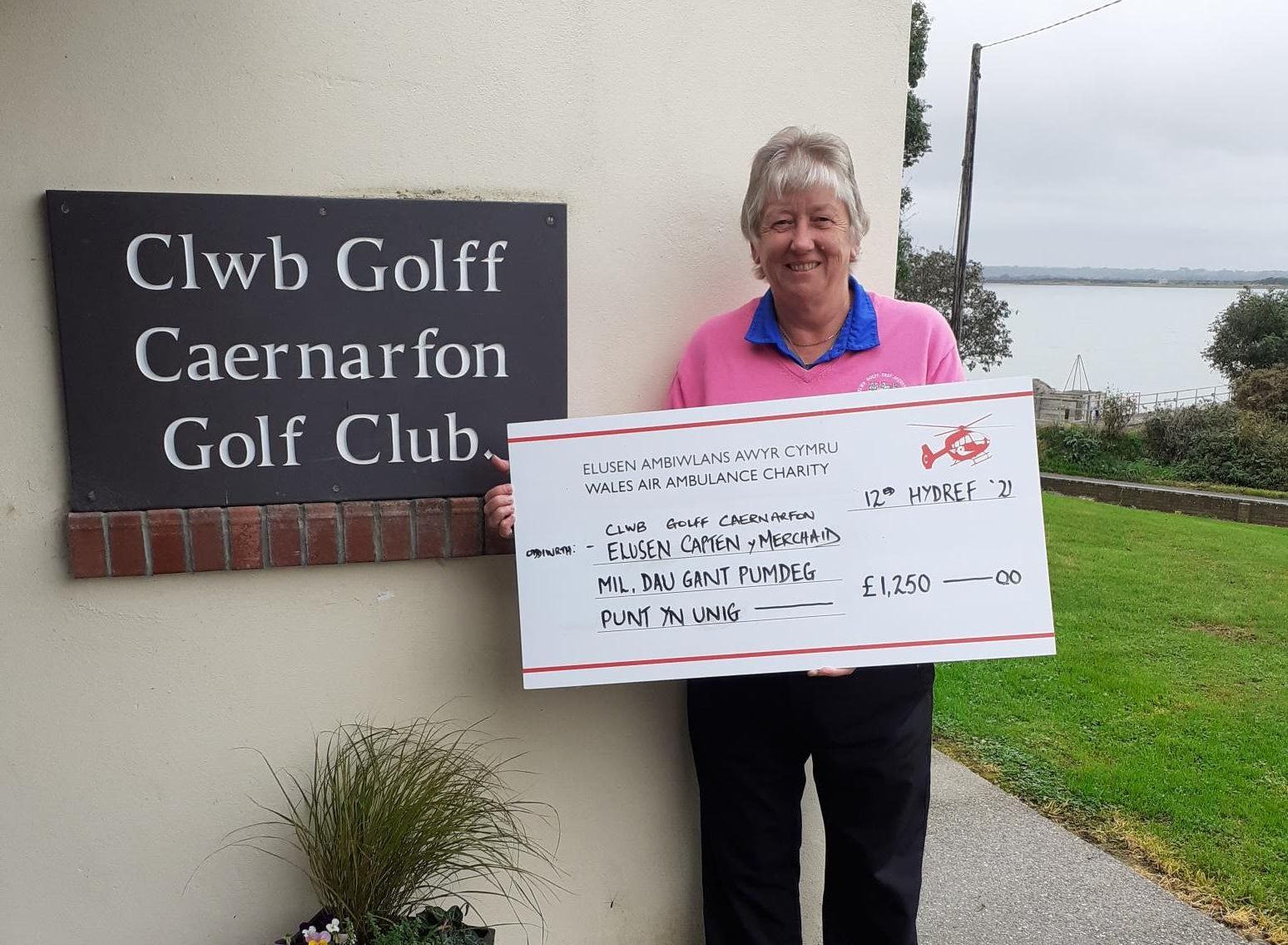 Caernarfon golf competition raises funds for two important charities