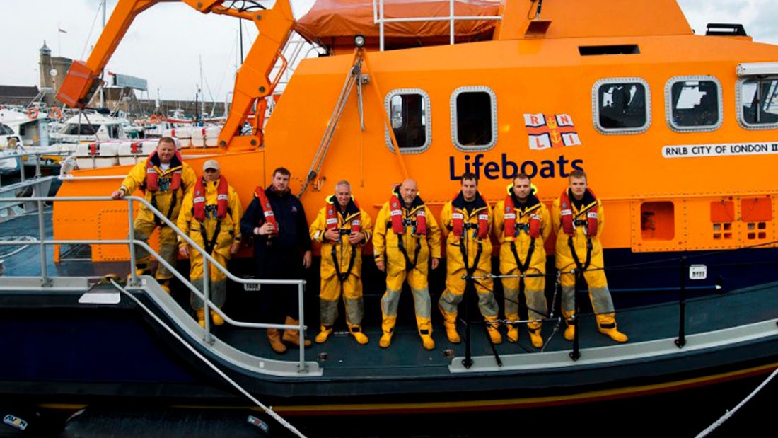 Dover RNLI receive donation from local housebuilder
