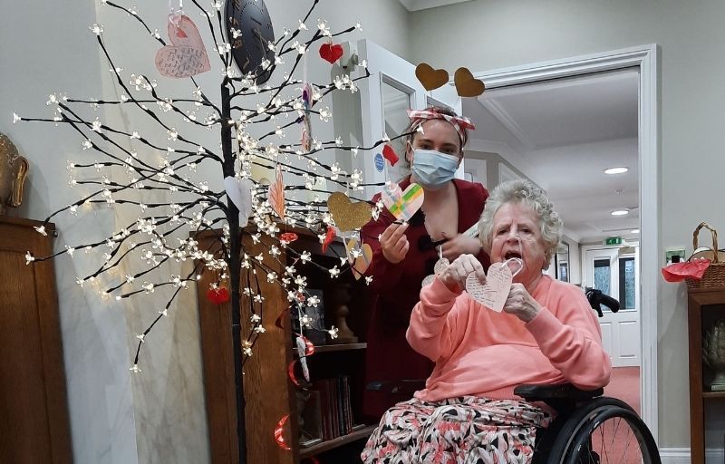 Local school shares friendship hearts with Badgeworth care home for Valentine's Day